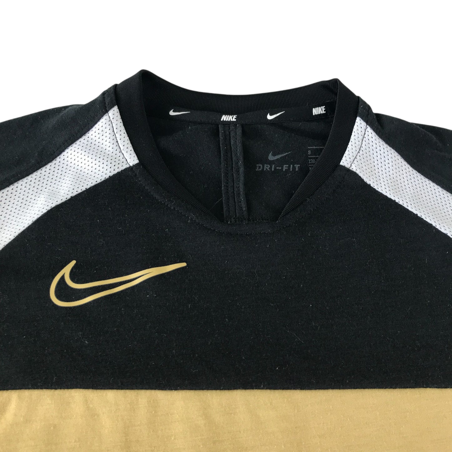 Nike t-shirt 8-9 years black and gold panelled sporty short sleeve