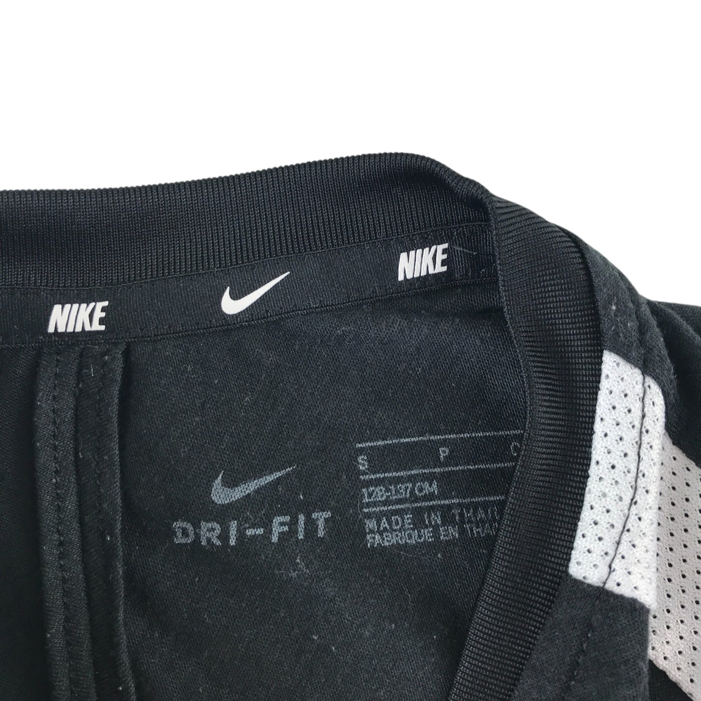 Nike t-shirt 8-9 years black and gold panelled sporty short sleeve