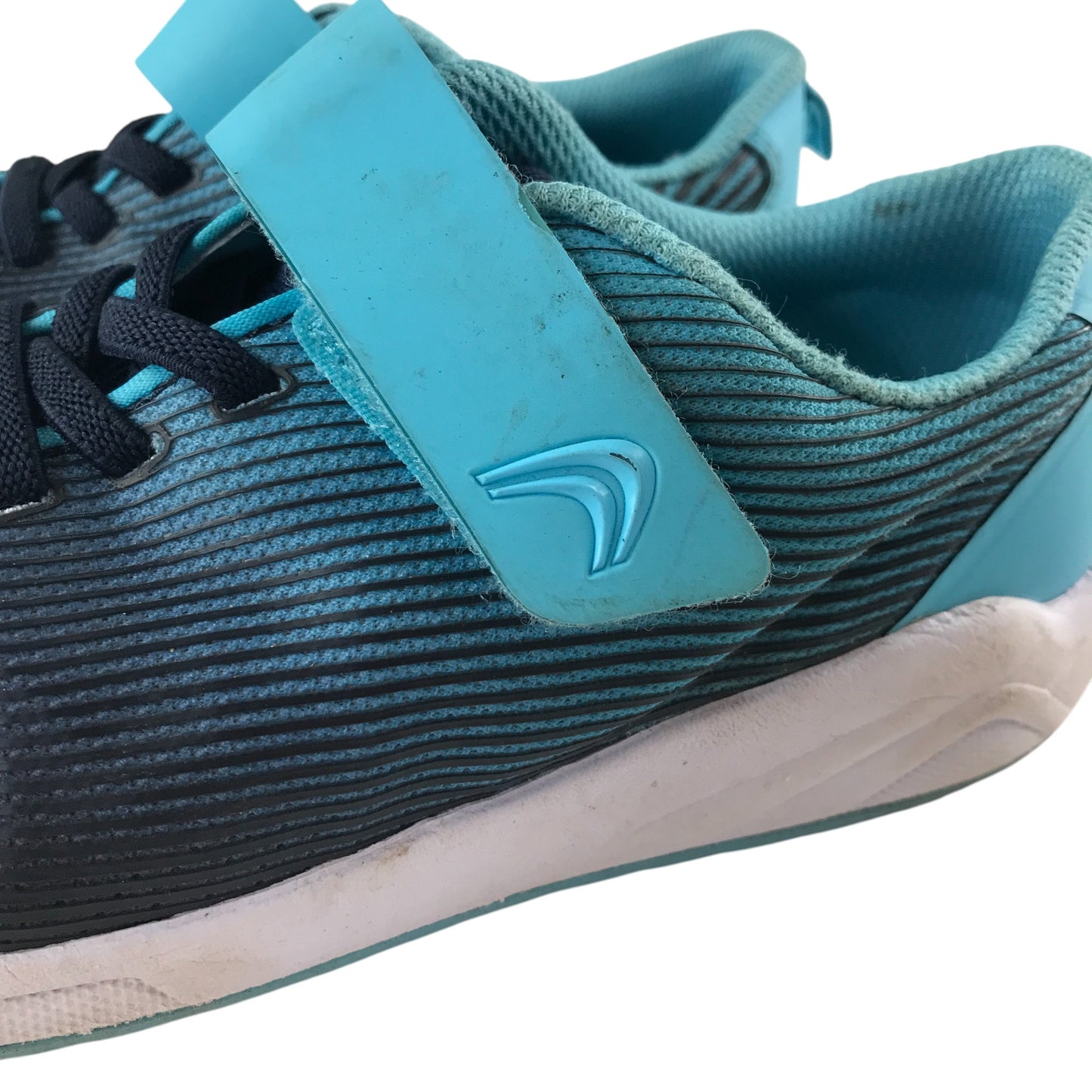 Clarks trainers shoe size 1G navy blue and white colourway