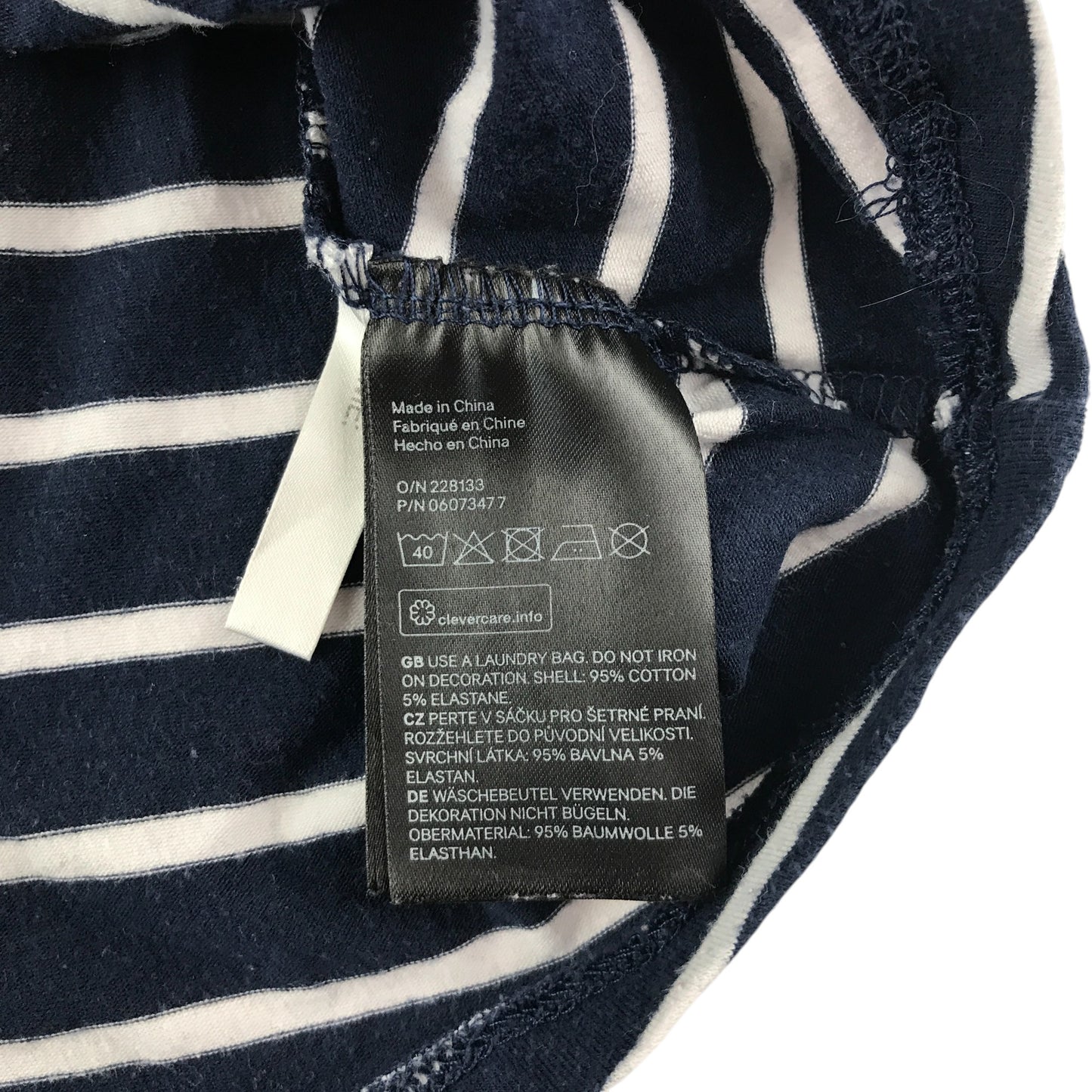 H&M t-shirt 7-8 years navy and white strips cat sequin reversible graphic