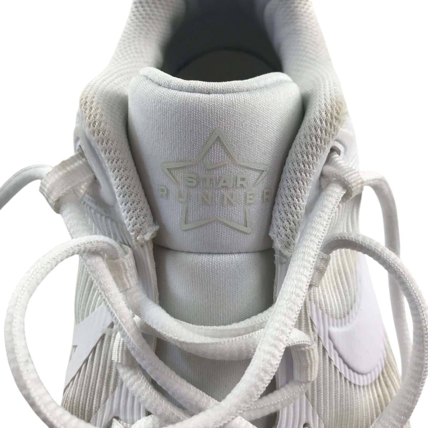Nike trainers shoe size UK 4.5 white star runner 04 with laces