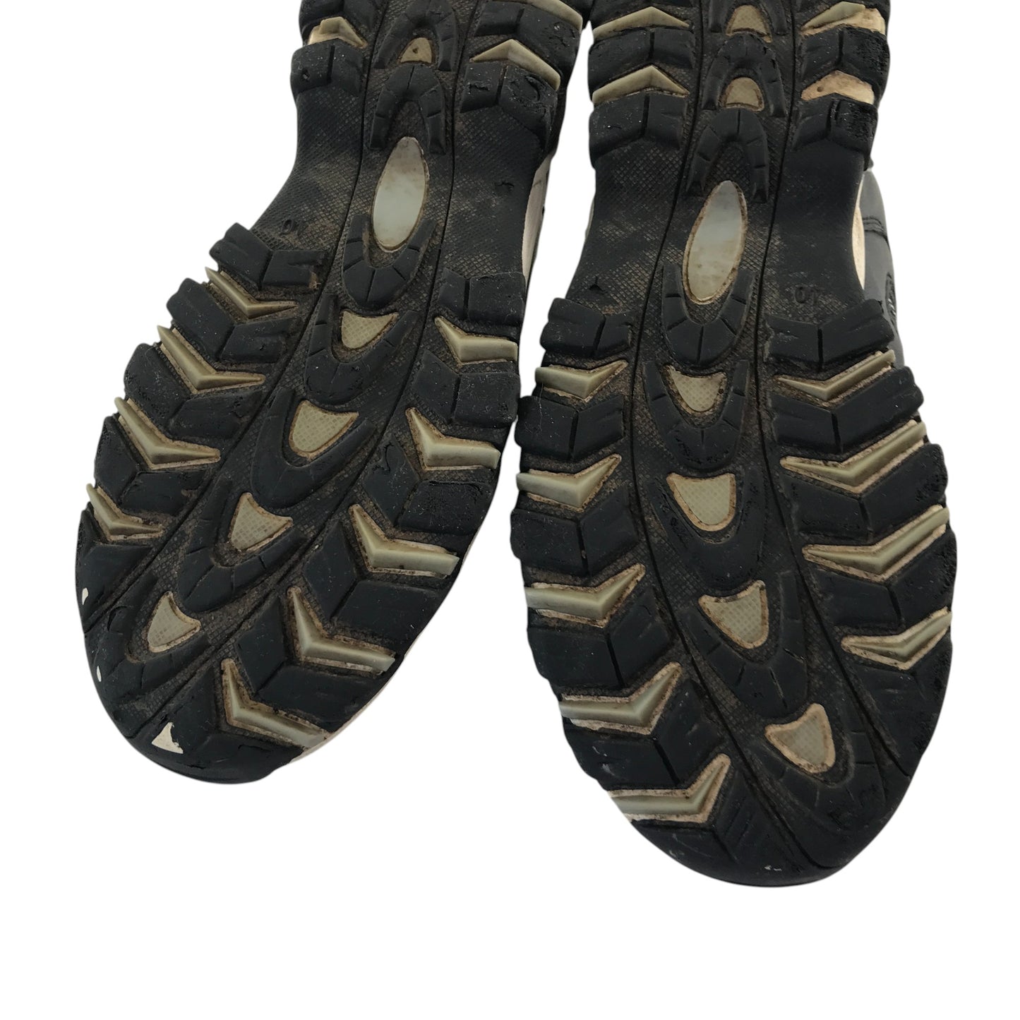 Graceland hiking shoe size 6.5 black with white detailing non tying