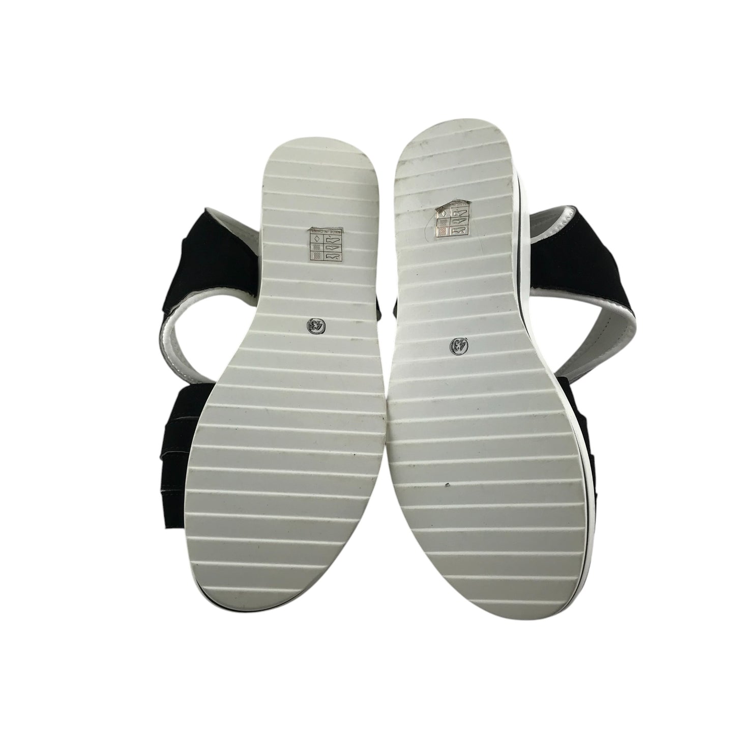 Sandal shoe size 9 black straps and while platform sole