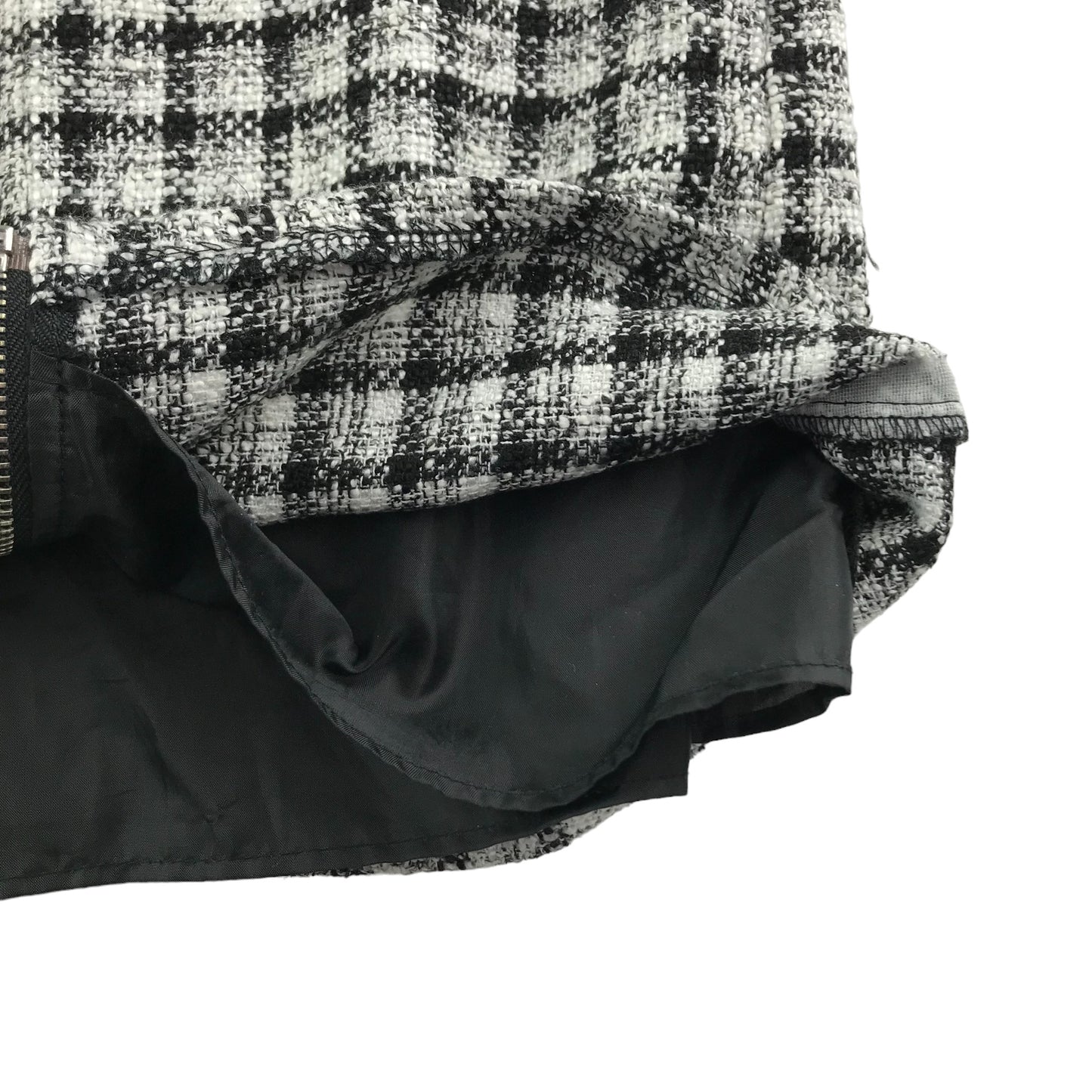 New Look Shorts Women's Size 8 Black and White Checked