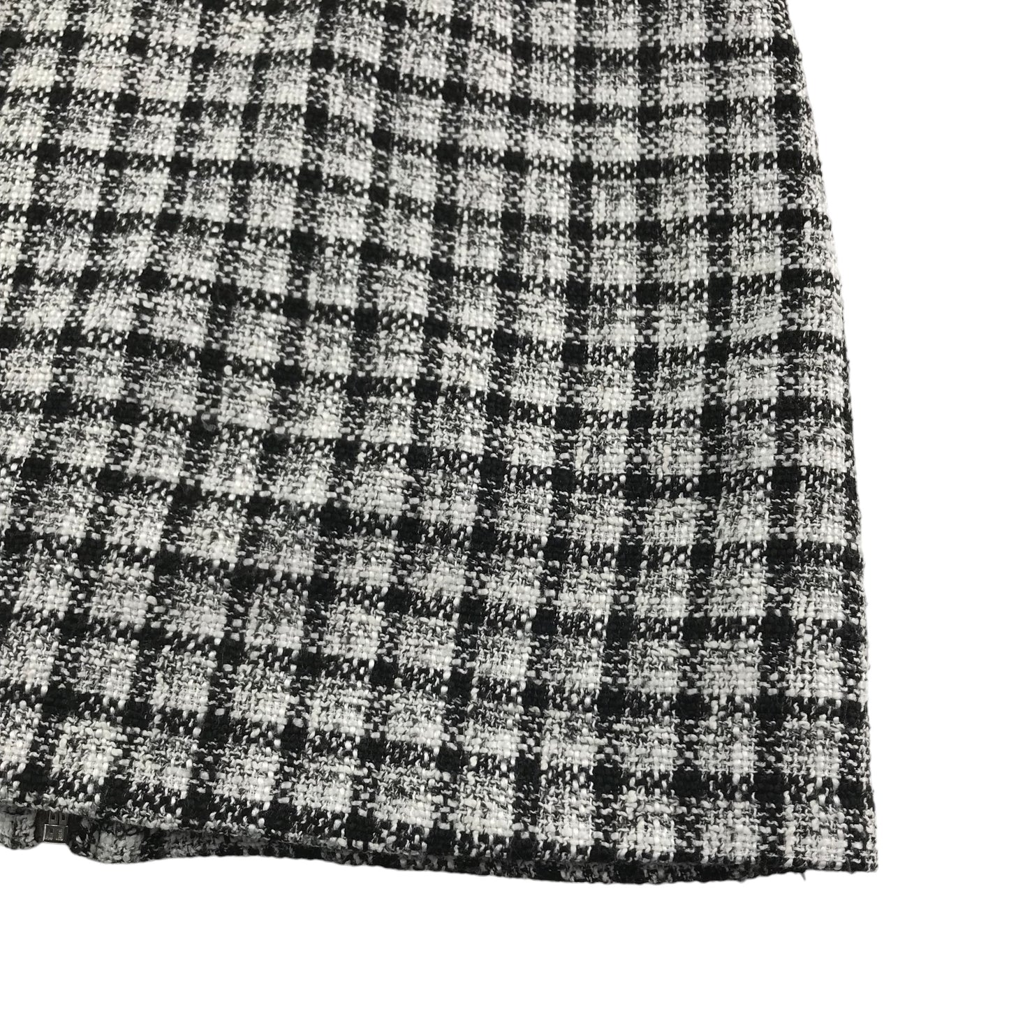 New Look Shorts Women's Size 8 Black and White Checked
