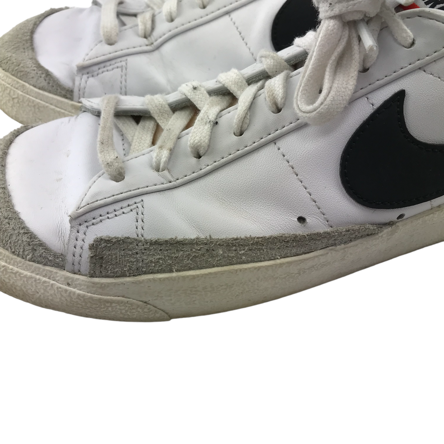 Nike Trainers Shoe Size 9 White Flat Soles with Laces