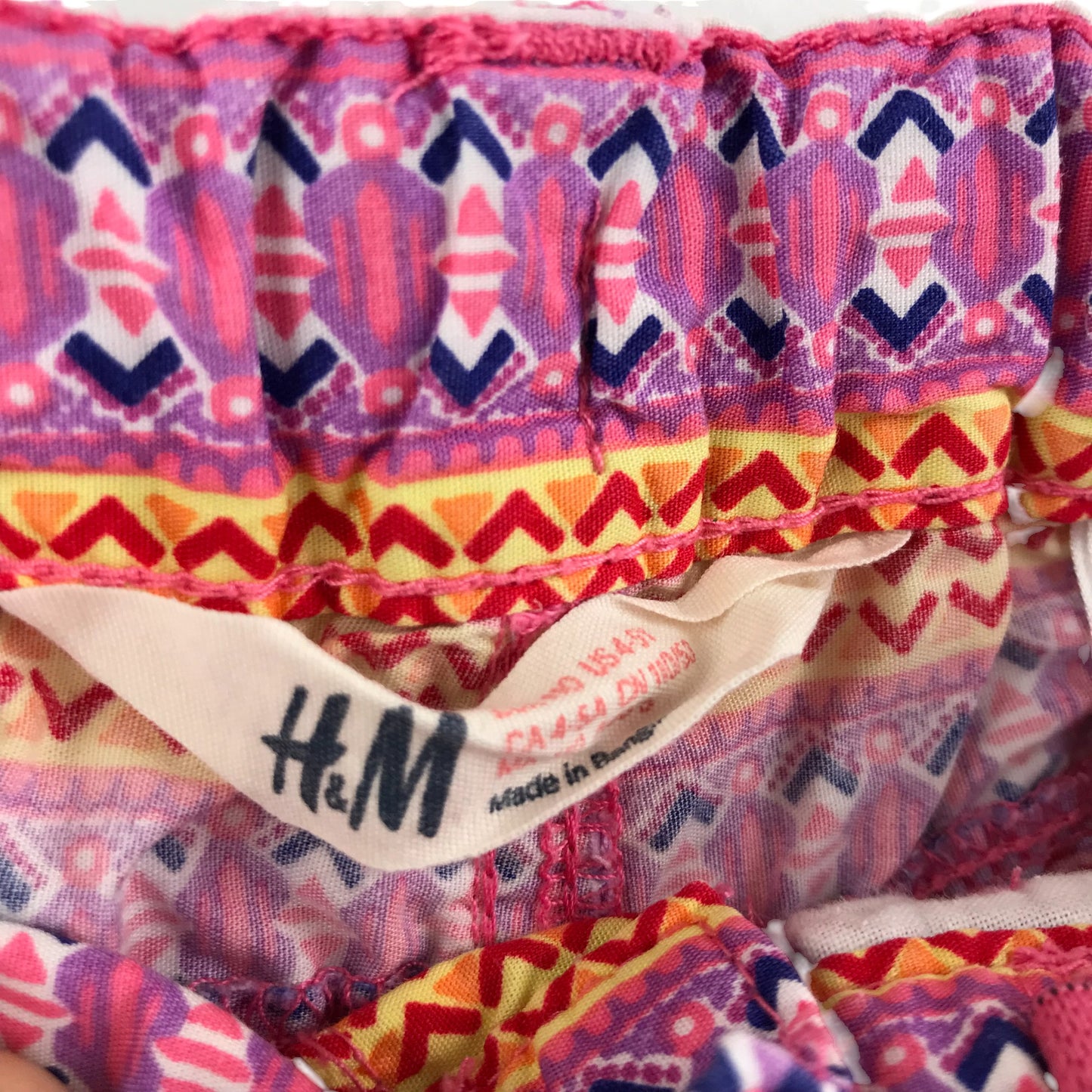 H&M shorts 4-5 years pink multipattern with button and belt loops