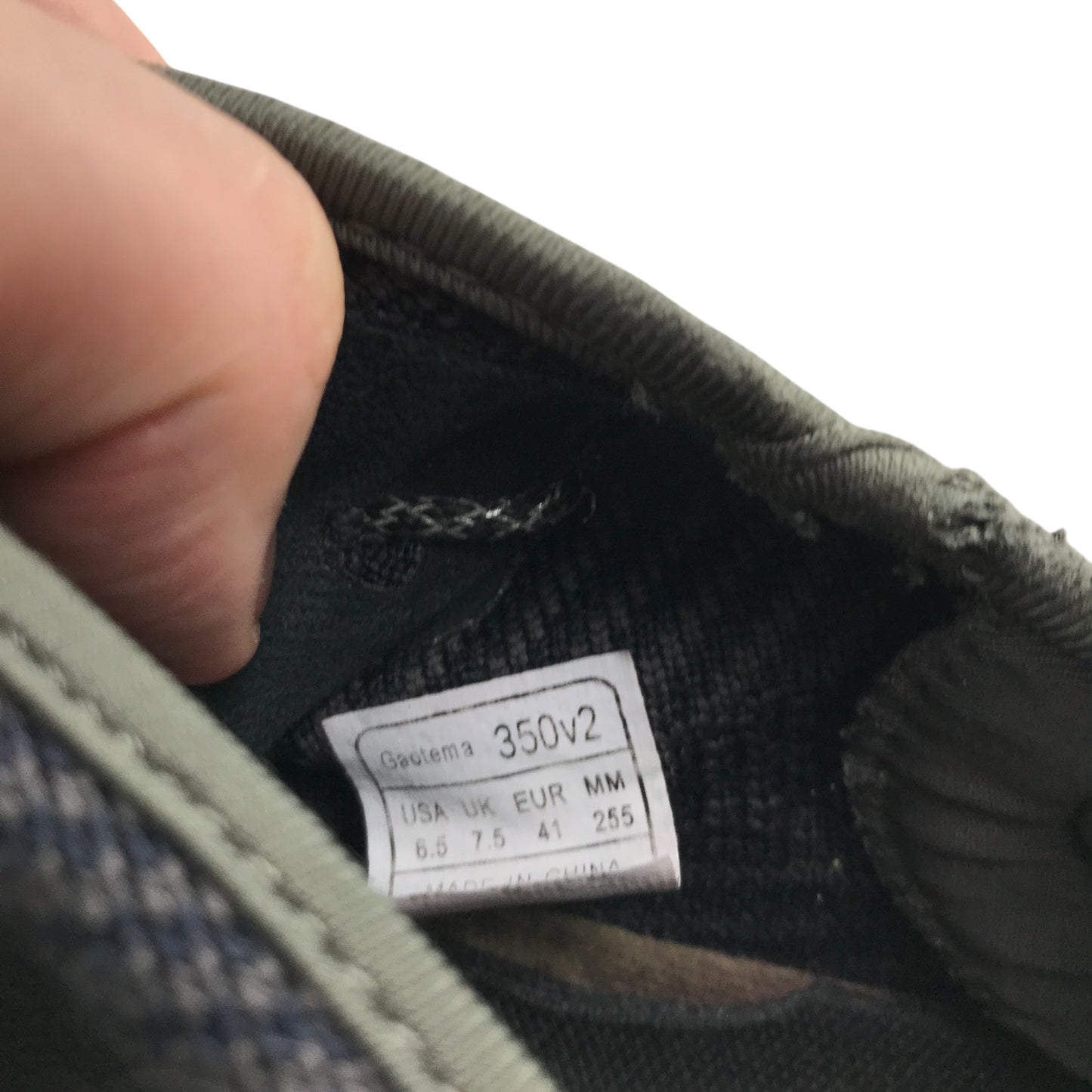 Trainers shoe size 7.5 black knitwear upper gautama 350 v2 style