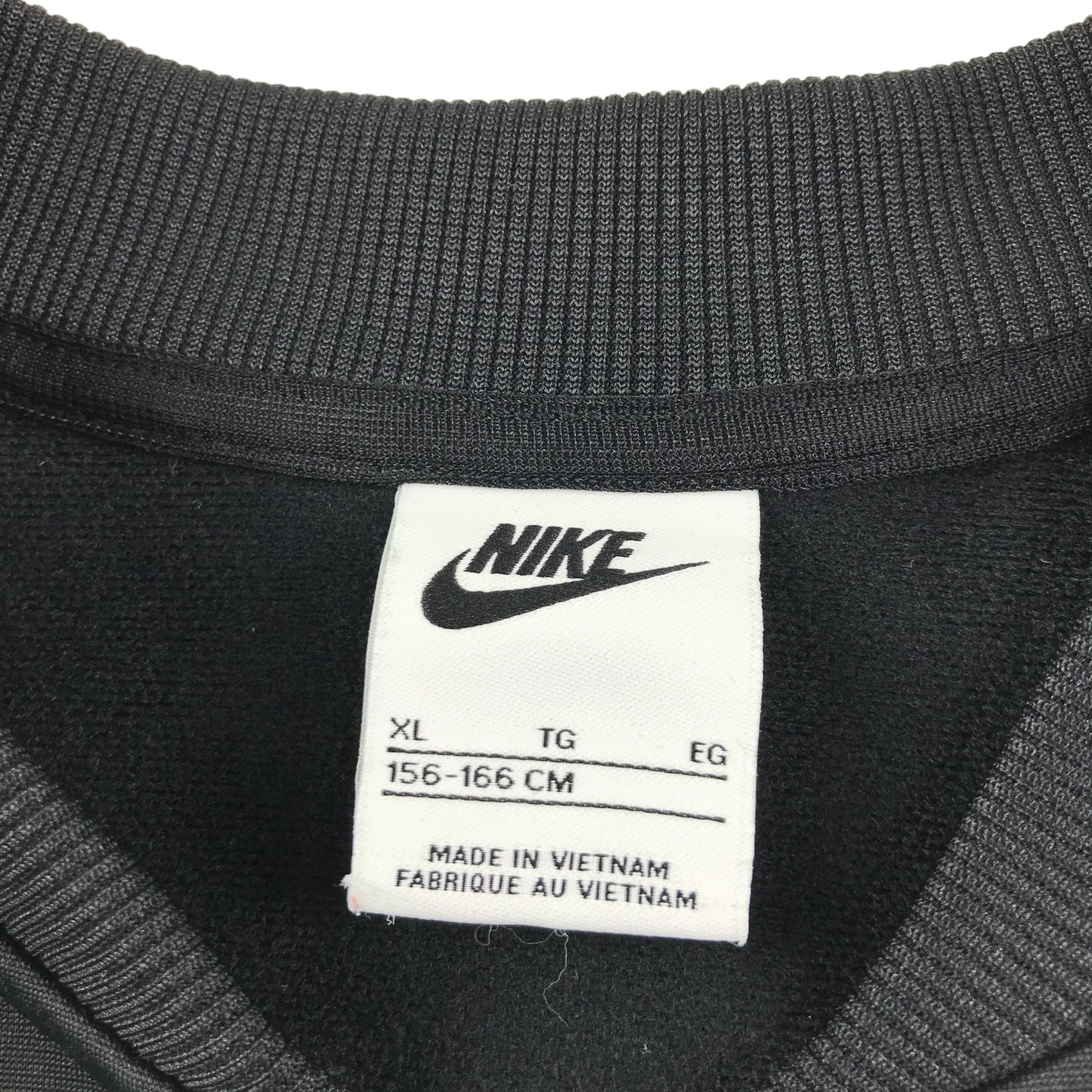Nike sport sweater 13-14 years black with stripe logo design