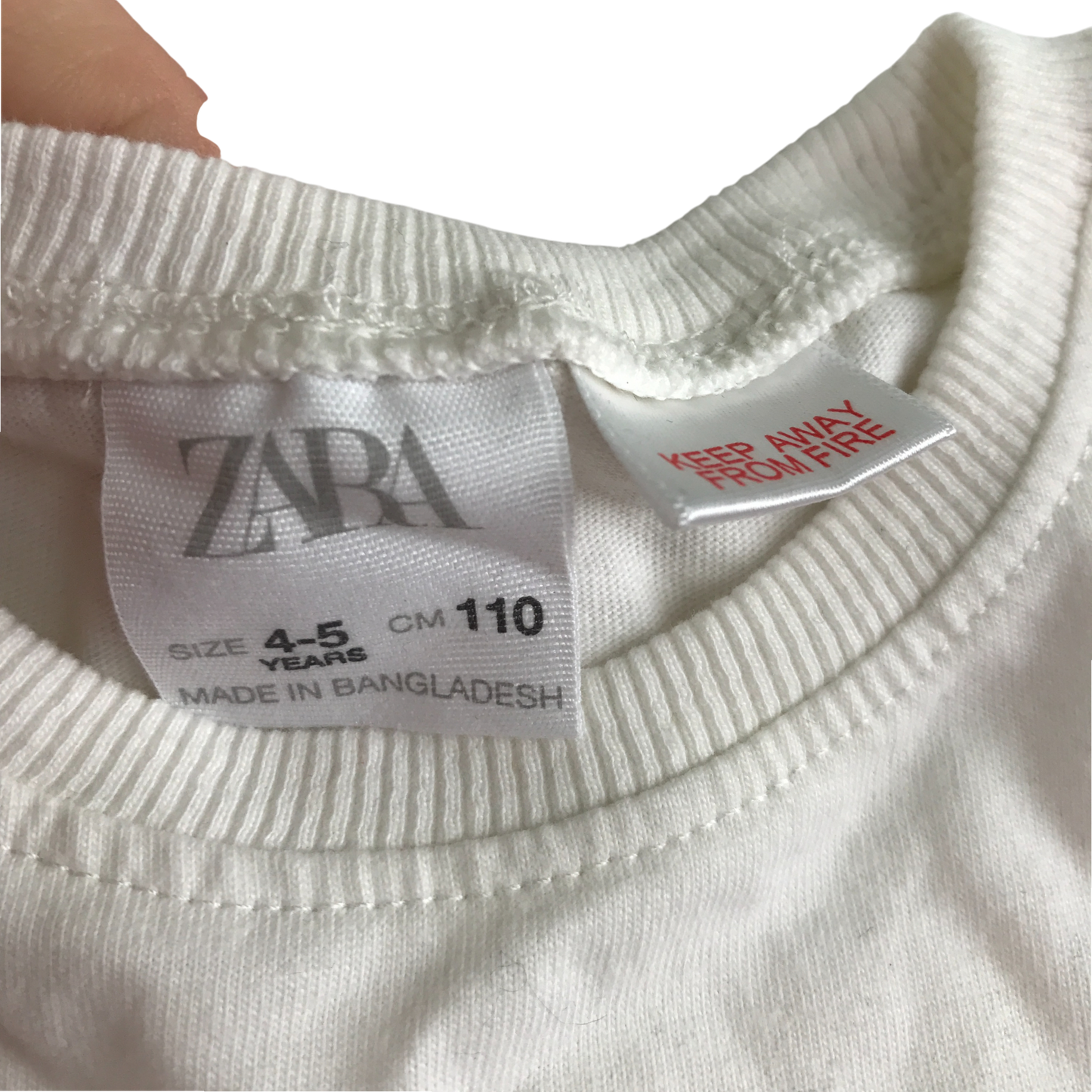 Zara T-Shirt 4-5 Years White with Gold Cat Pattern Long Sleeve