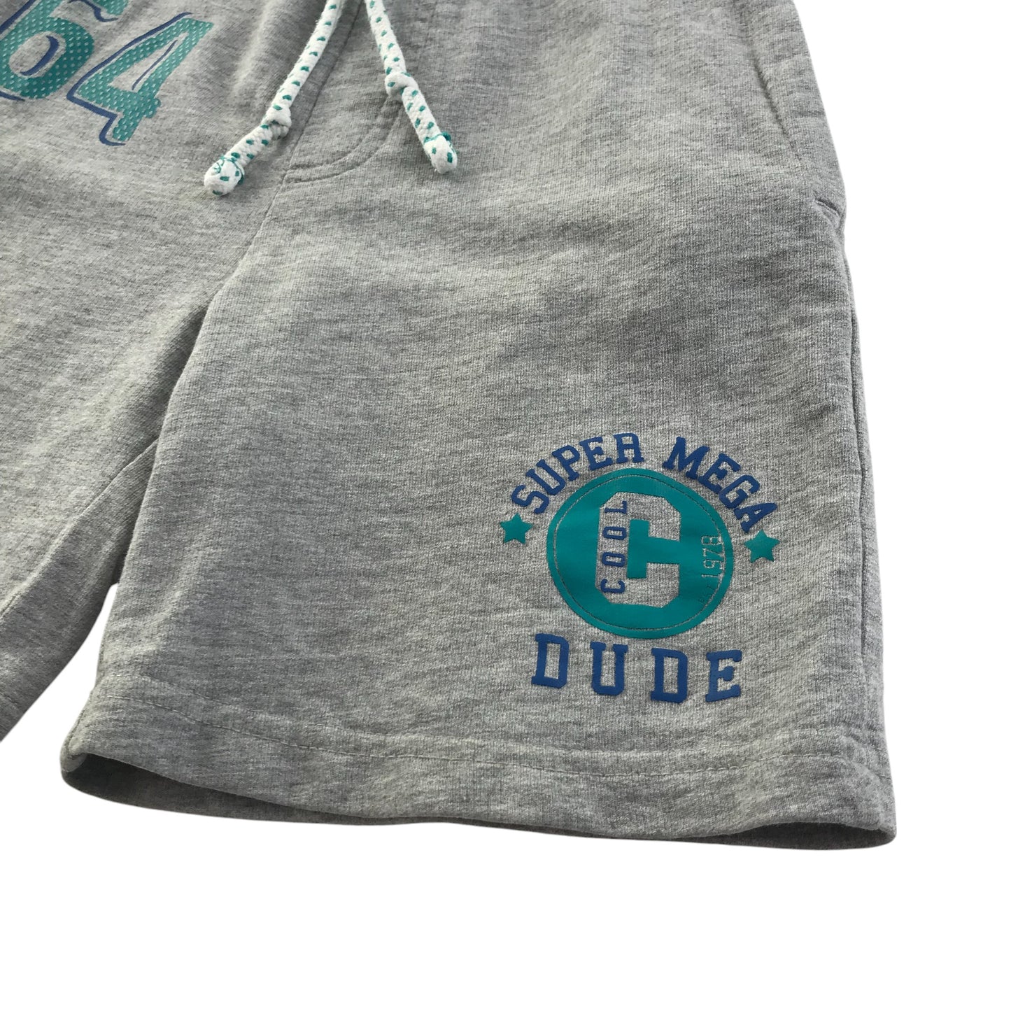 George shorts 5-6 years grey jersey with green detailing