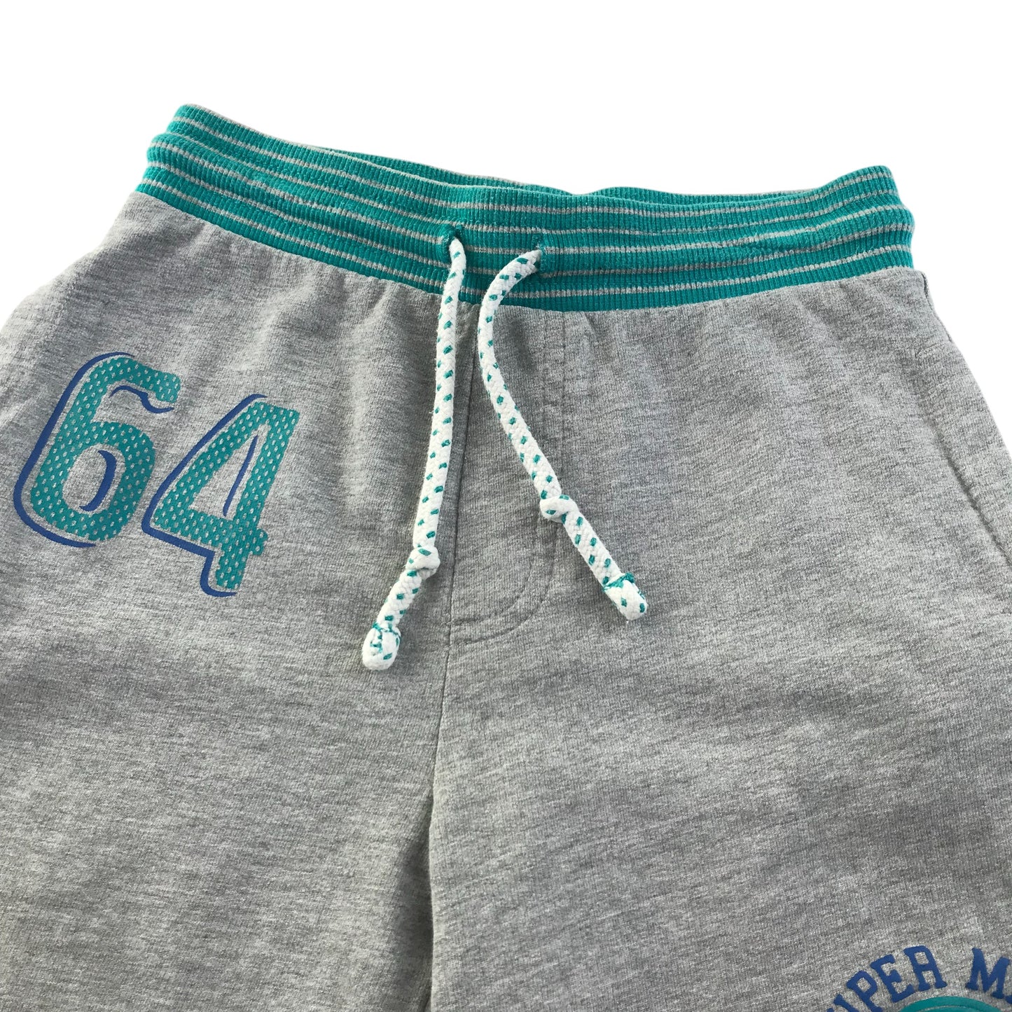George shorts 5-6 years grey jersey with green detailing