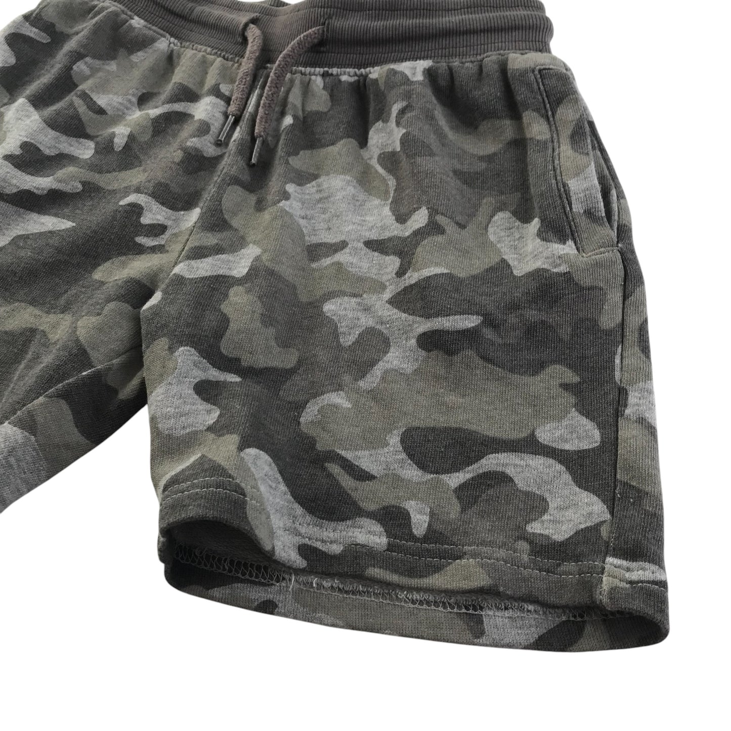 M&Co shorts 6-7 years grey camo design jersey