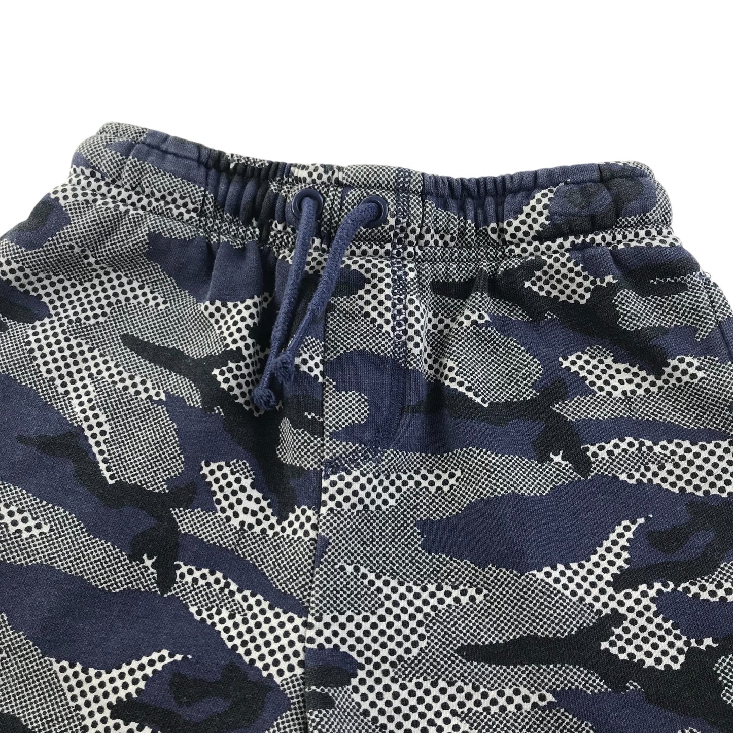 Nutmeg shorts 6-7 years grey and navy camo design jersey