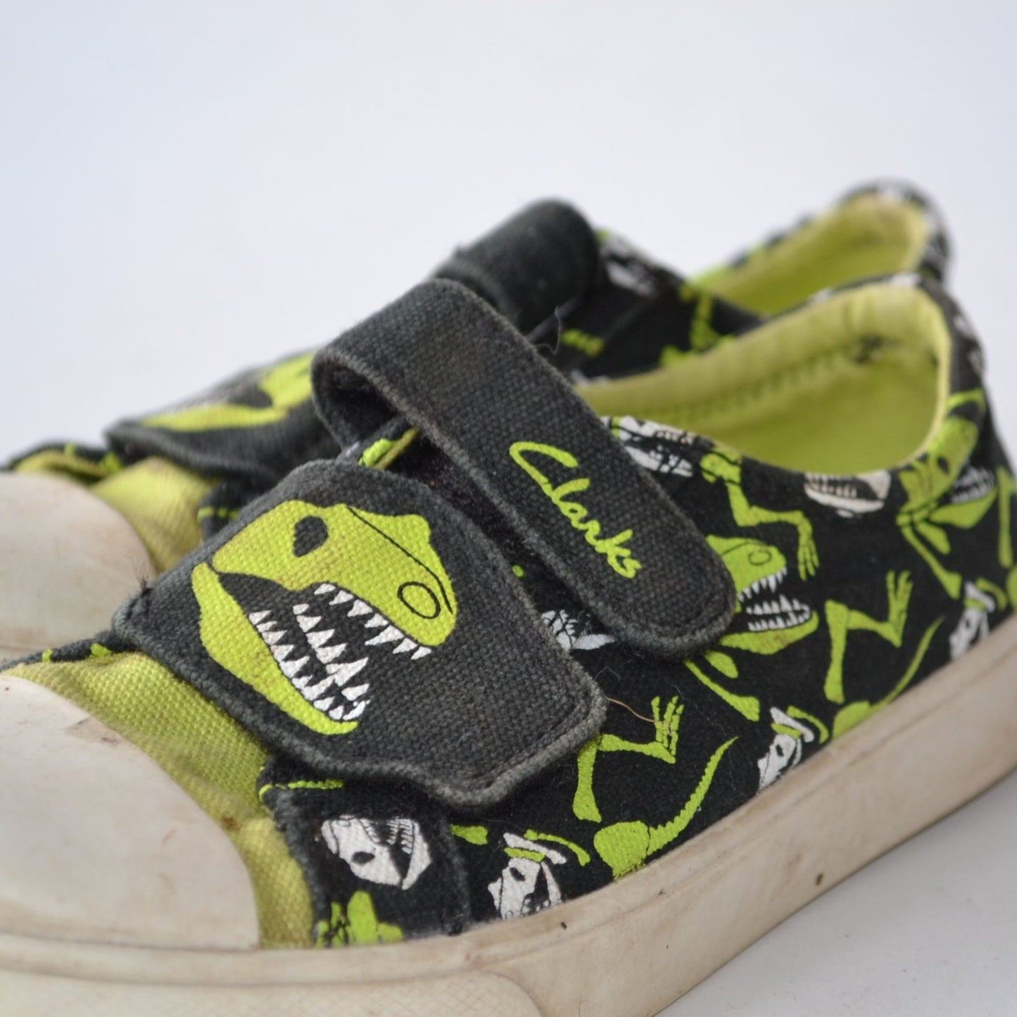 Trainers - Clarks Dinosaur - Shoe Size 11 (jr)