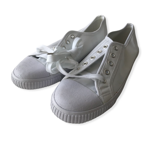 White Plain School Canvas Trainers with Laces Shoe Size 6