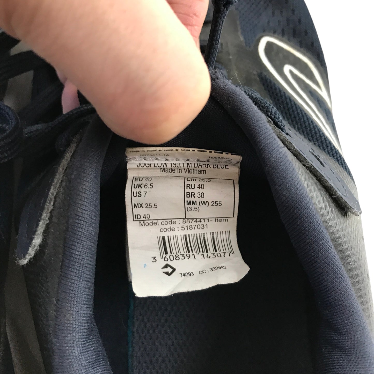 Decathlon Kiprun size 6.5 navy blue trainers