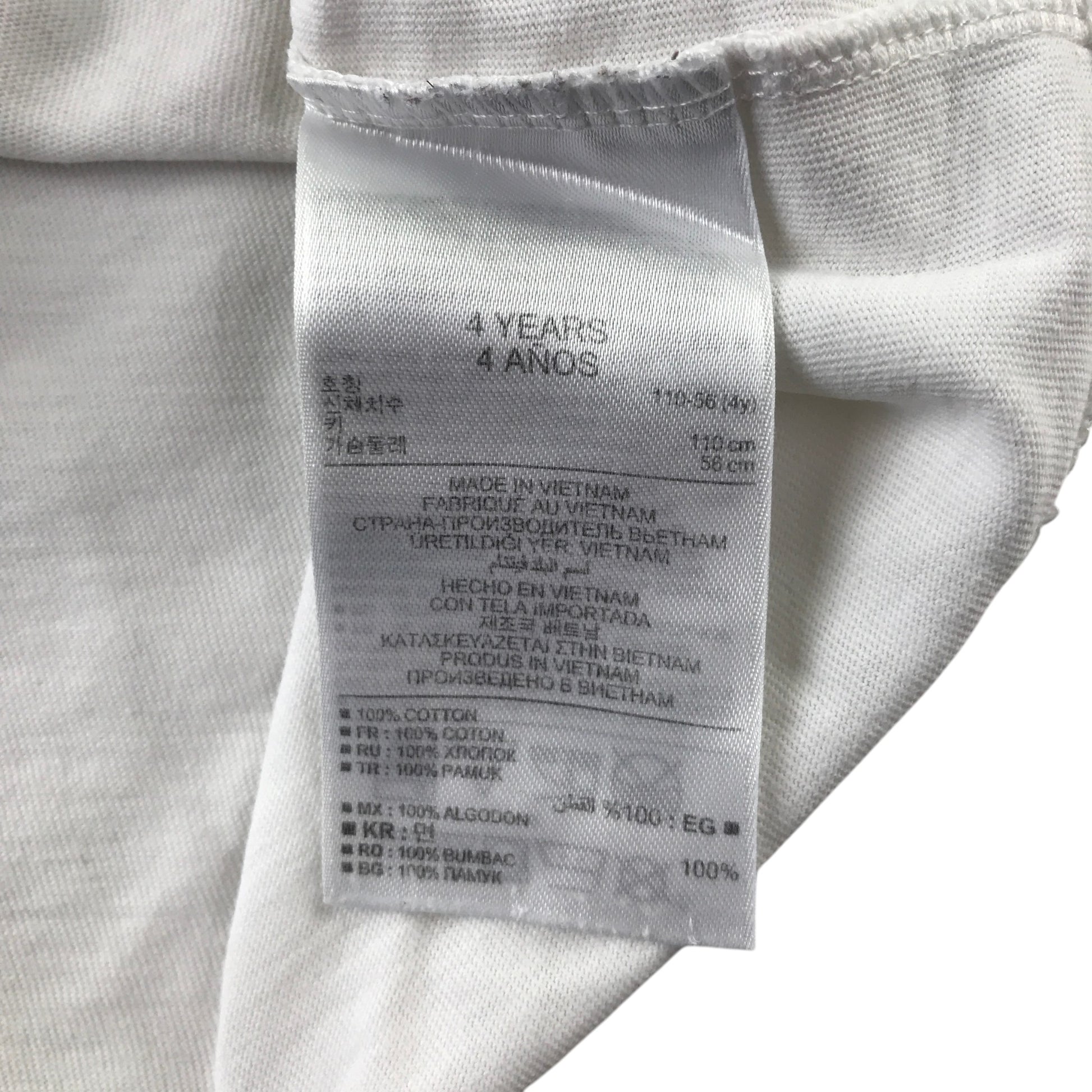 Gap and Next summer bundle 4-5 yeasr white t-shirt and green shorts cotton polyester