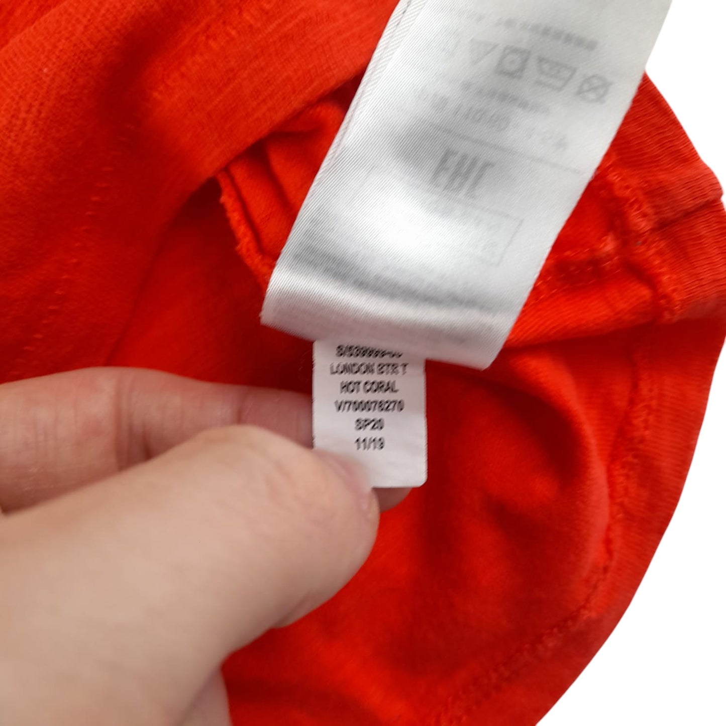 Gap t-shirt 4-5 years reddish orange London Landmarks design cotton