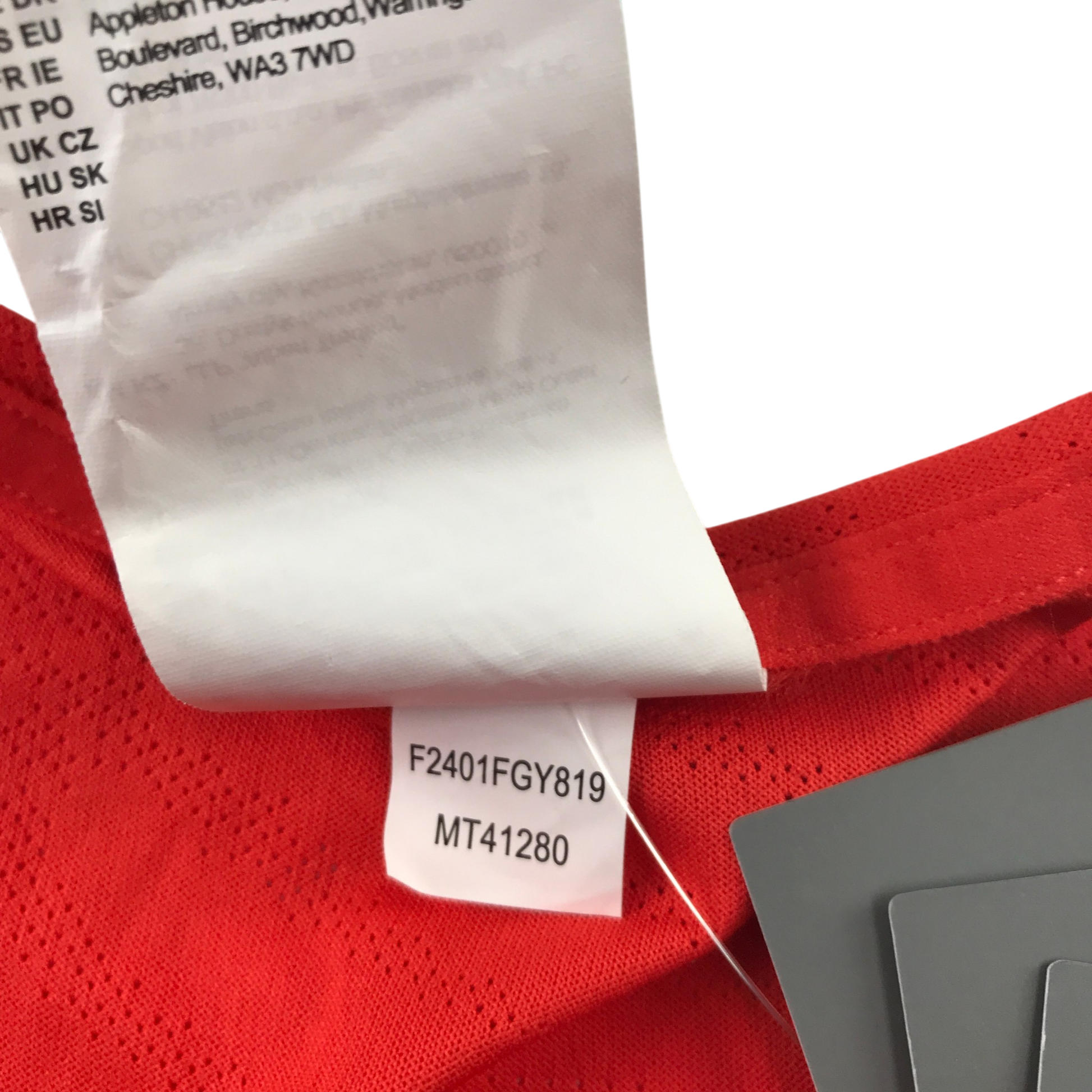 Second-hand New Balance sports top for adults