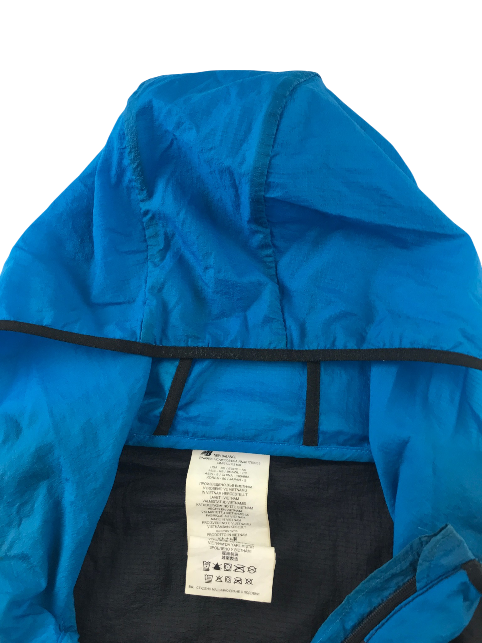 Secondhand New Balance sportswear for adults