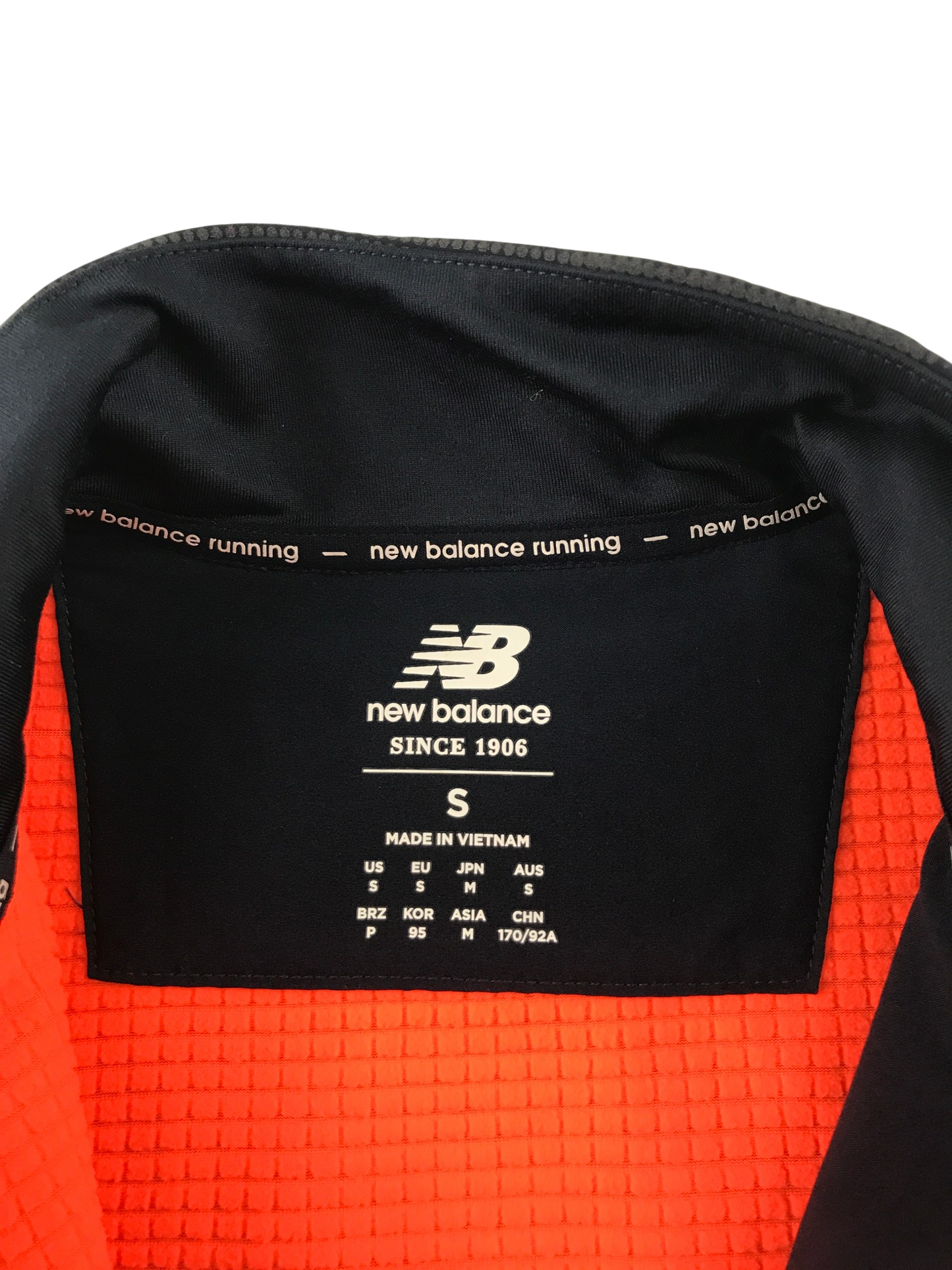 Secondhand New Balance sportswear for adults