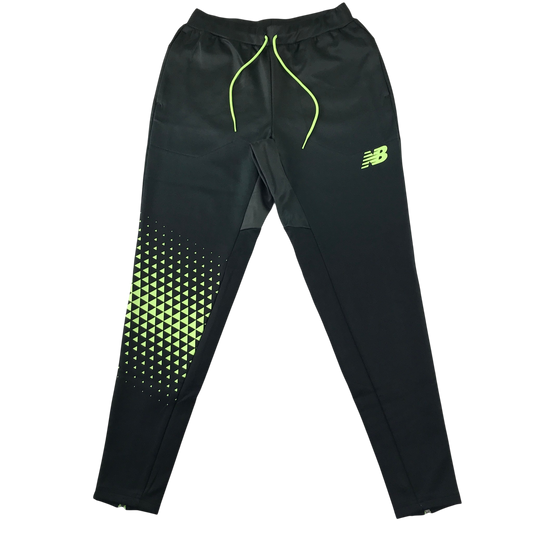 Secondhand New Balance sportswear for adults