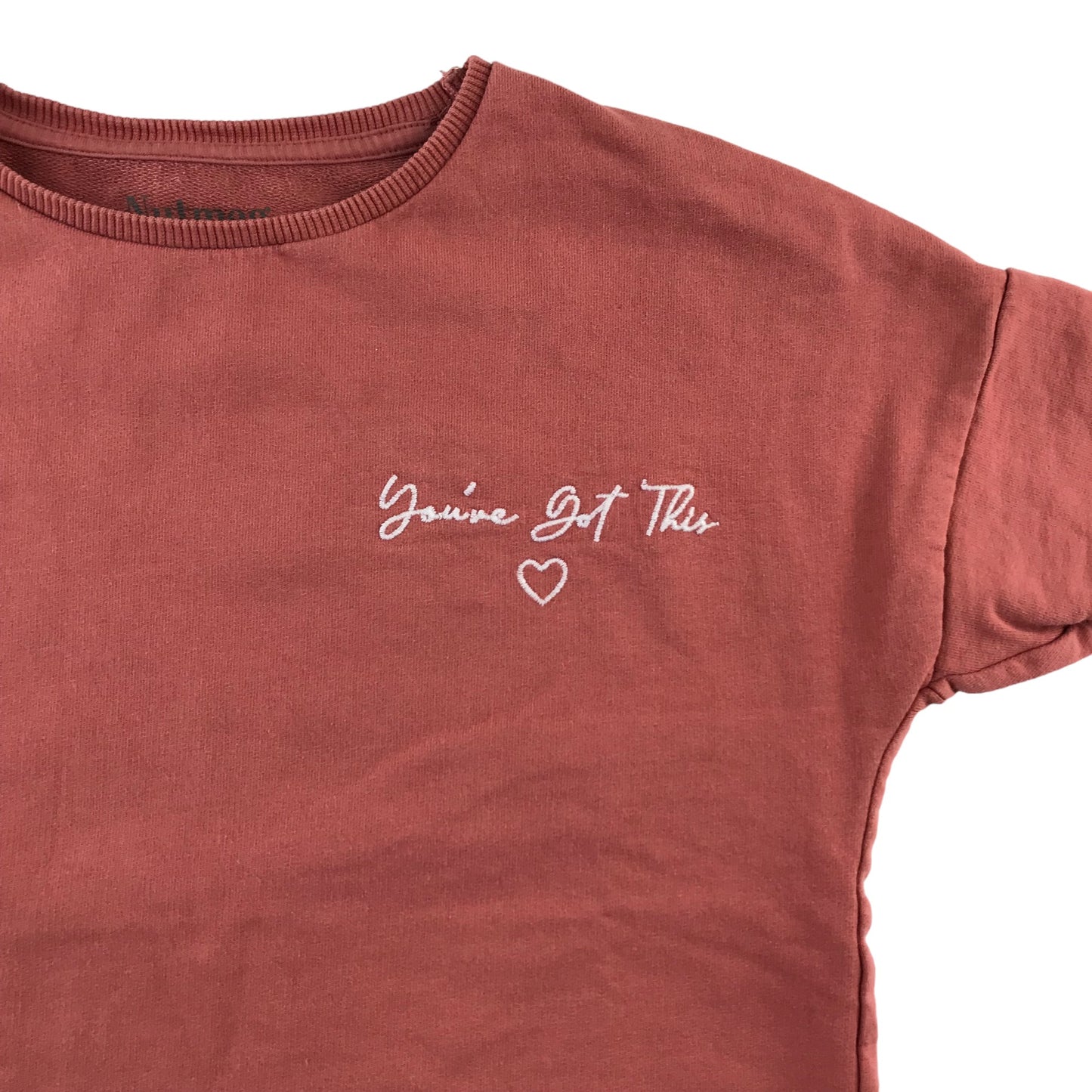 Nutmeg t-shirt 9-10 years red clay short sleeve text embroidery