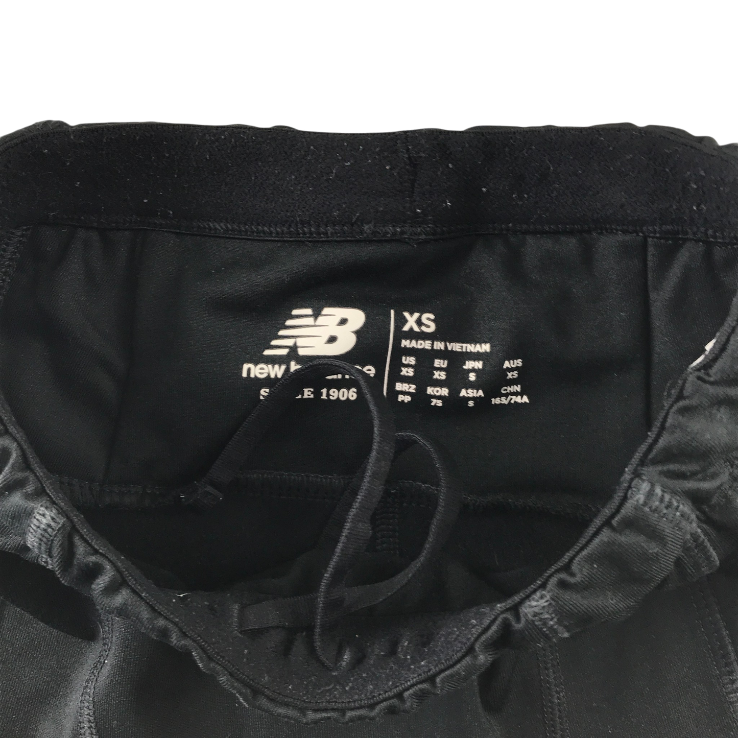 Secondhand New Balance sportswear for adults