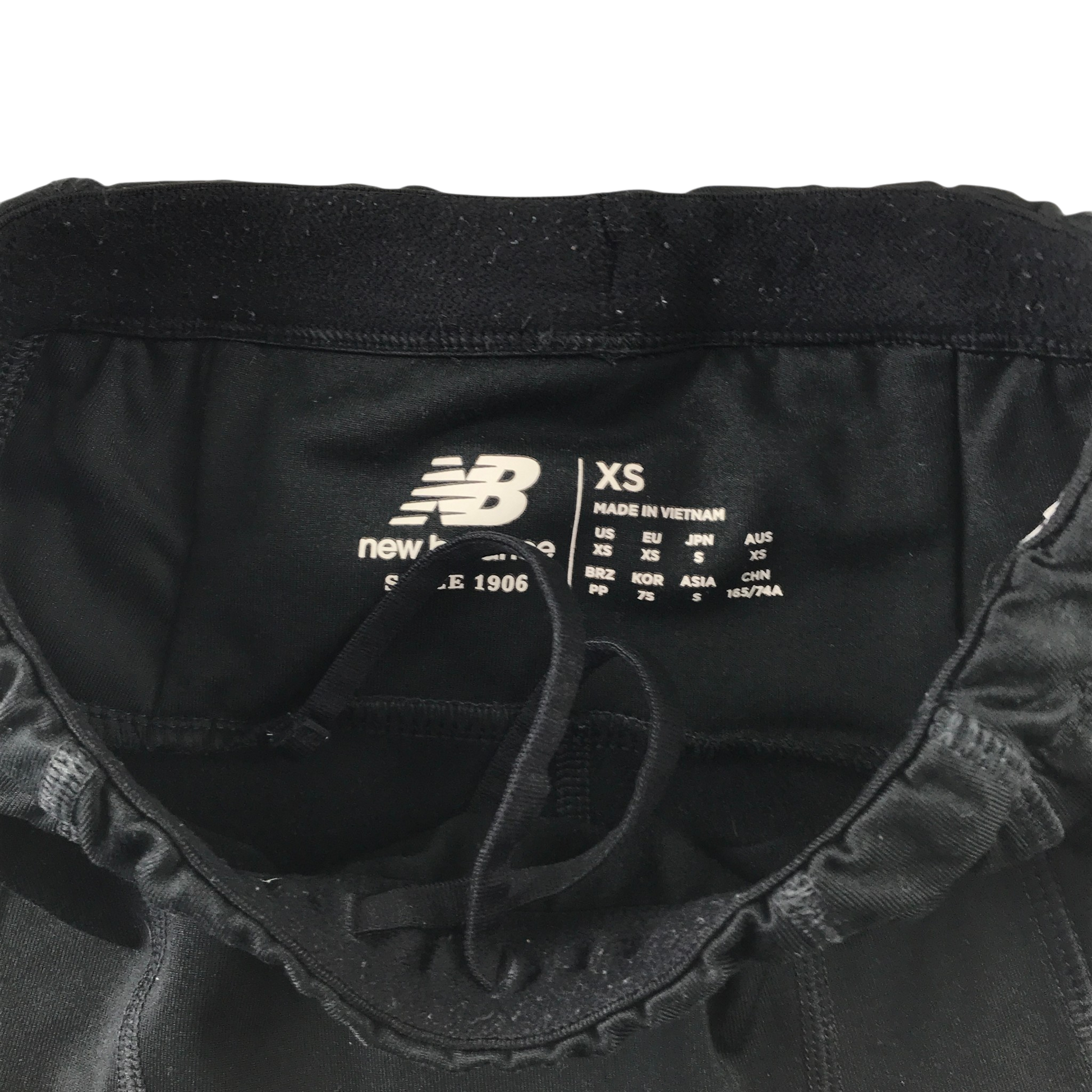Secondhand New Balance sportswear for adults