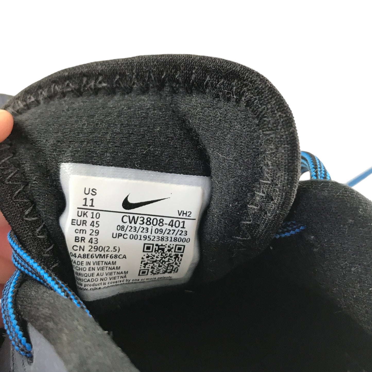 Nike trail running trainers shoe size UK 10 navy breathable upper and white outer sole