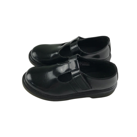 Dr. Martens pumps shoe size 4 black glossy leather coated