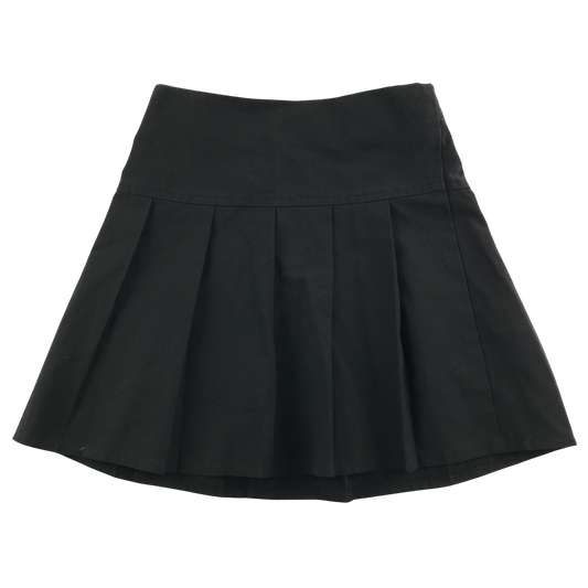 Black pleated school skirt