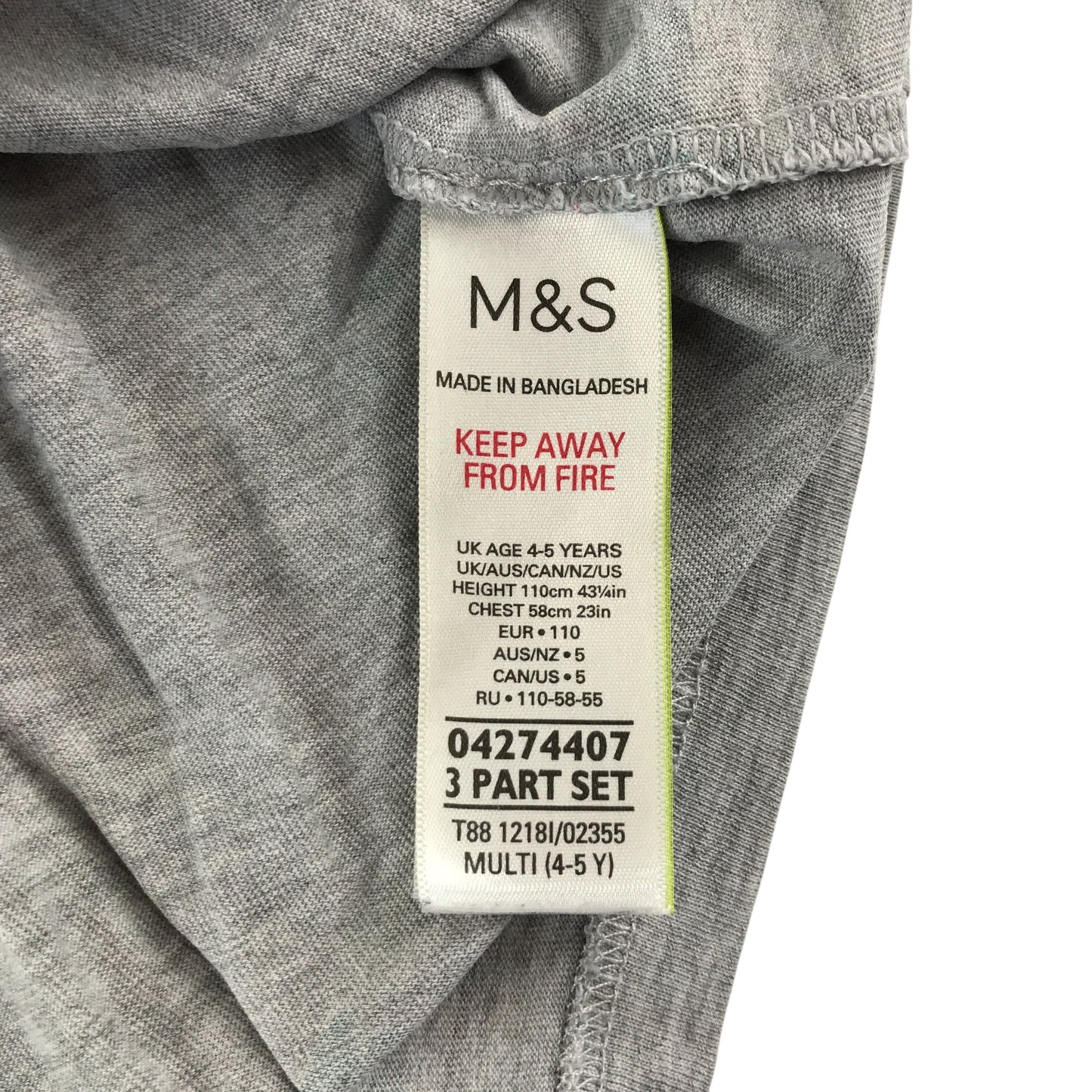 M&S t-shirt 4-5 years grey Chameleons print design