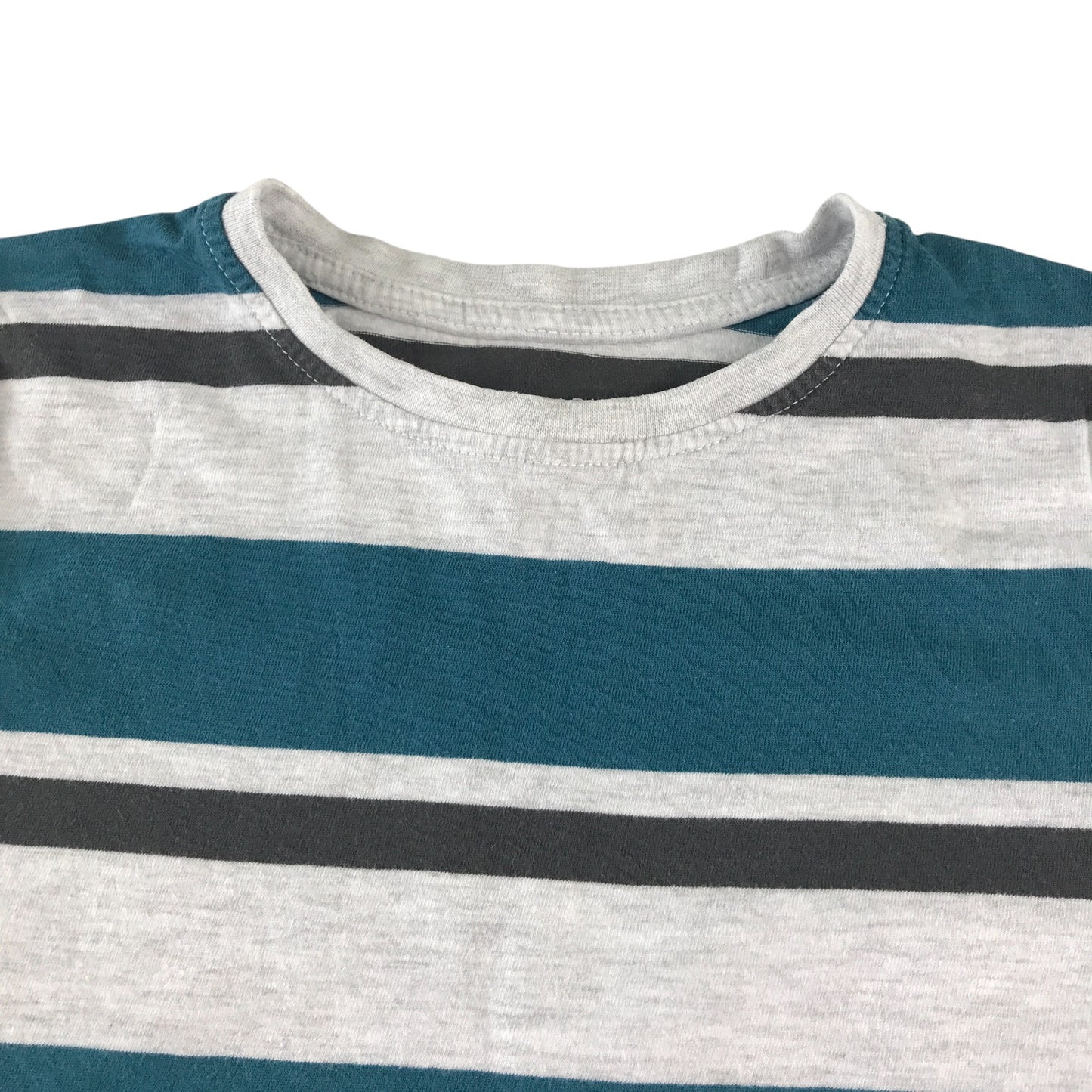 Primark t-shirt 8-9 years blue and grey stripy pattern design