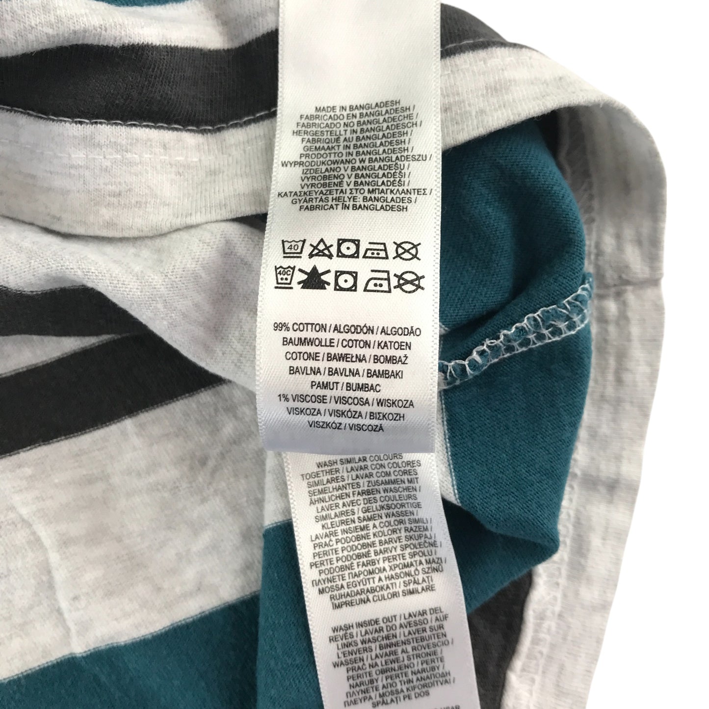 Primark t-shirt 8-9 years blue and grey stripy pattern design