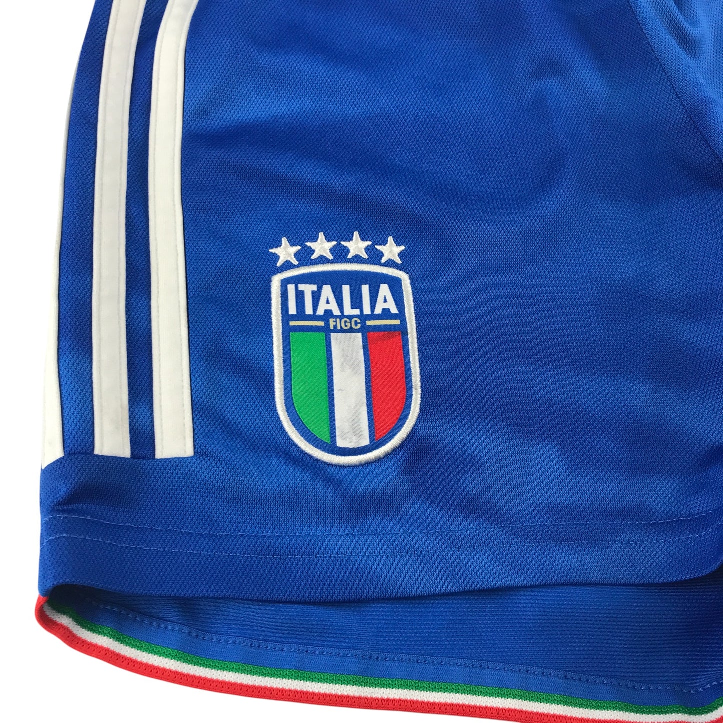 Adidas sport shorts 9-10 years blue with 3 strips logo Italia football club badge