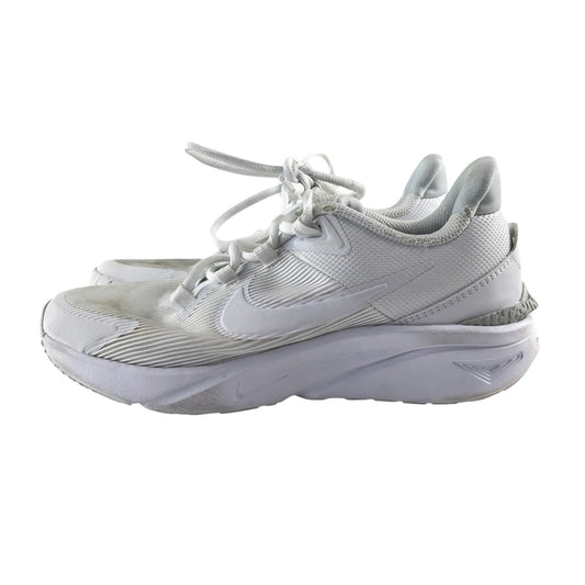 Nike trainers shoe size UK 4.5 white star runner 04 with laces