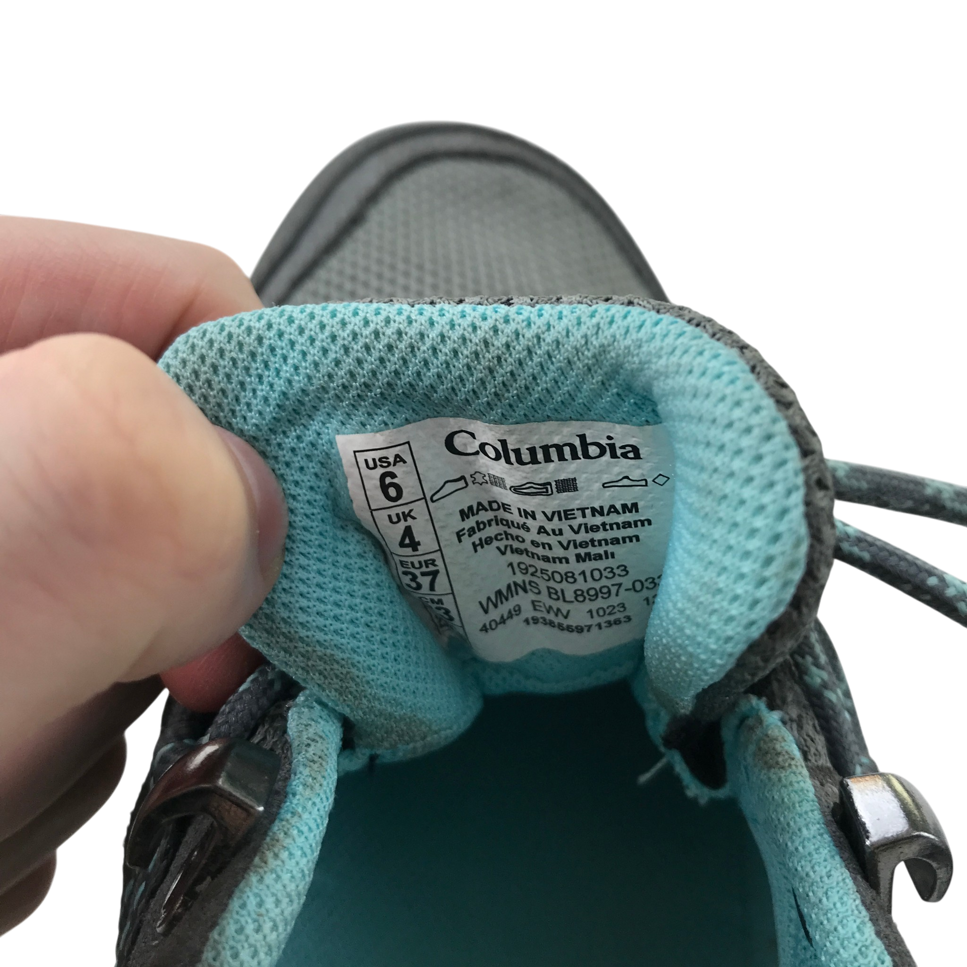 Preloved Columbia shoes for adults