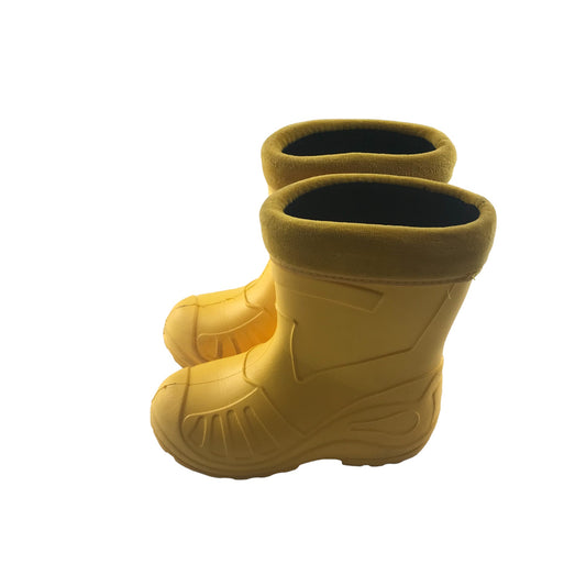 Wellies shoe size 11.5 yellow light weight foam boots