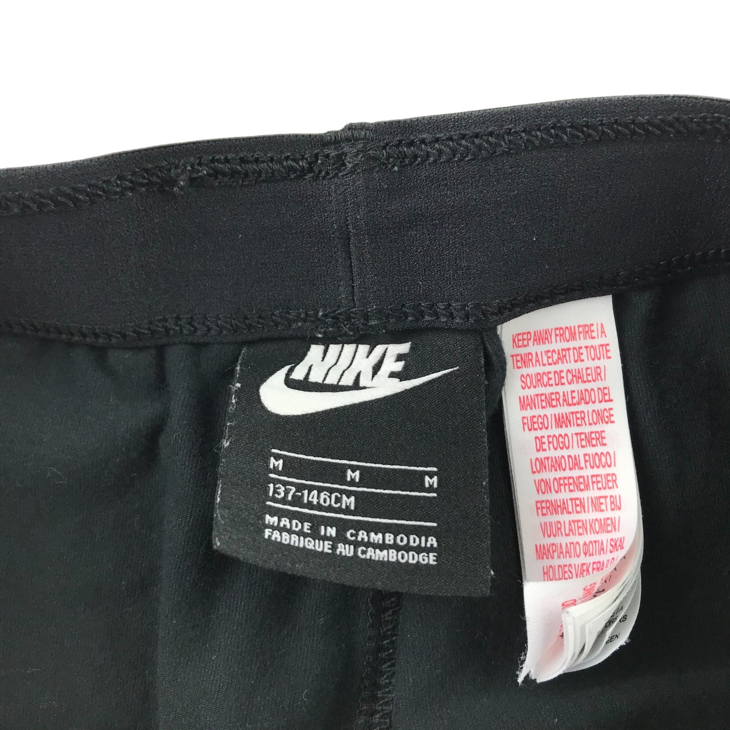 Nike leggings 9-11 years black with pink logo on the leg cotton blend