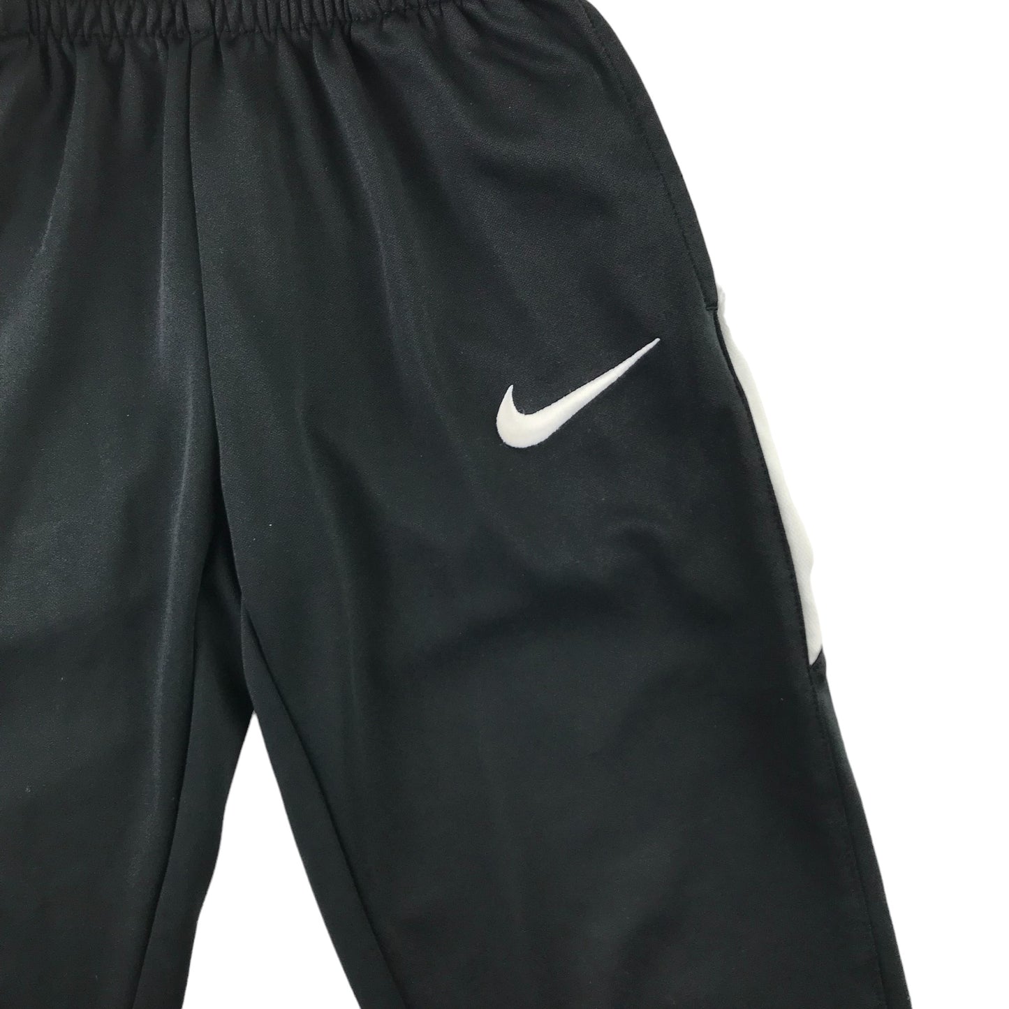 Nike joggers 6-7 years black sporty trackies