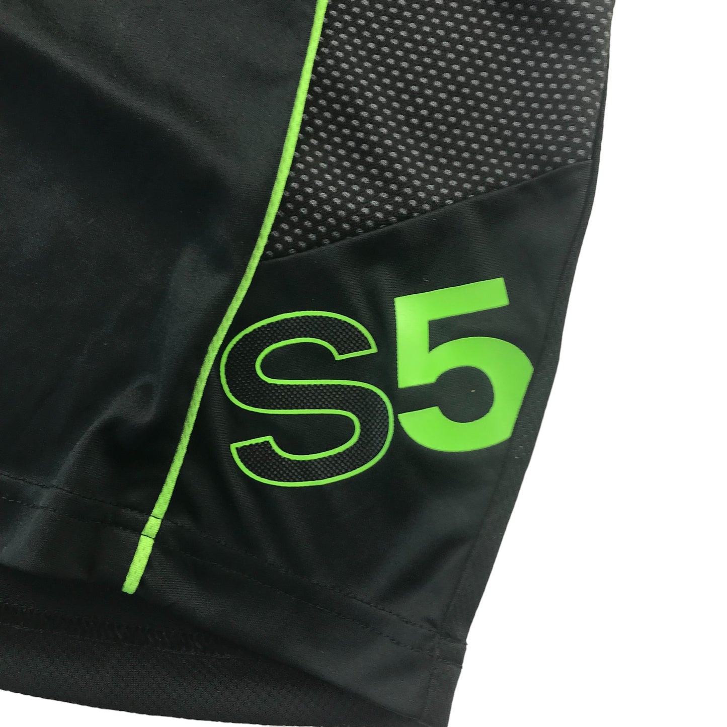 Umbro S5 Sports Top Age 13 Black Plain with Logo and Neon Green Details