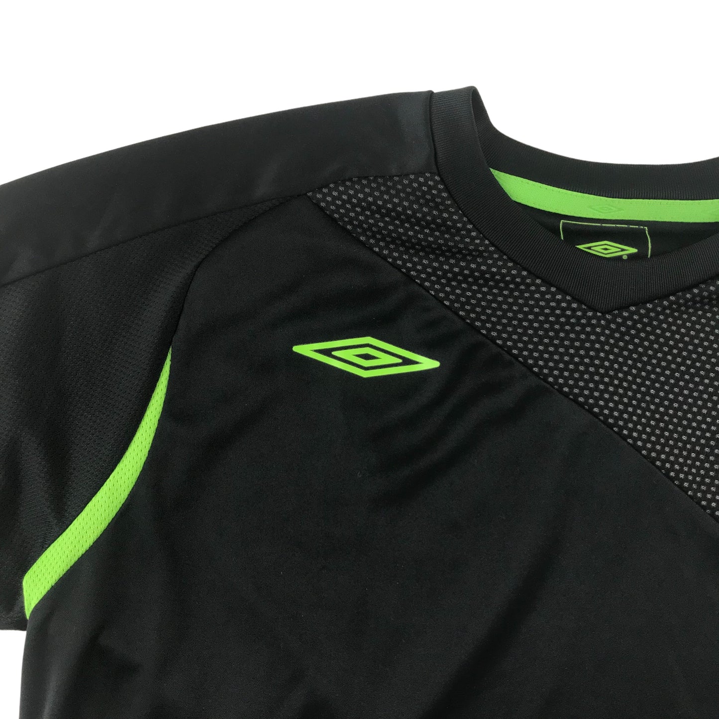 Umbro S5 Sports Top Age 13 Black Plain with Logo and Neon Green Details
