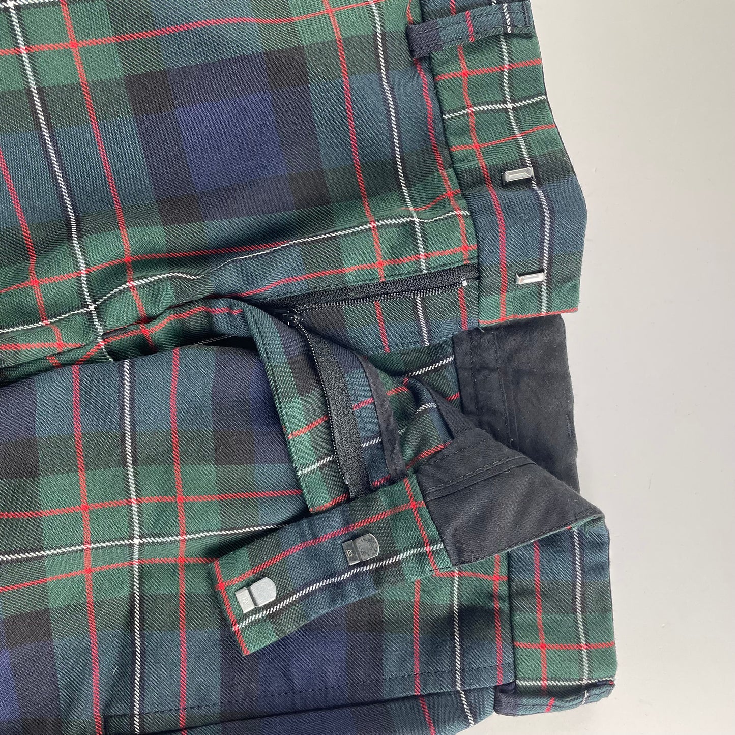 Slanj Scotland tartan golf trousers green and blue 30in waist 3/4 length