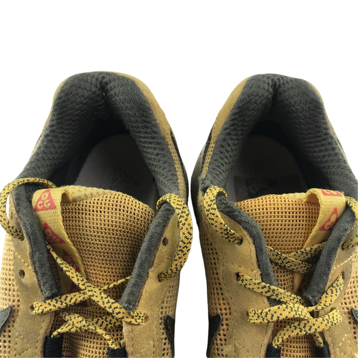 Nike ACG Lowcate Solar Flare size UK 3.5 yellow trainers