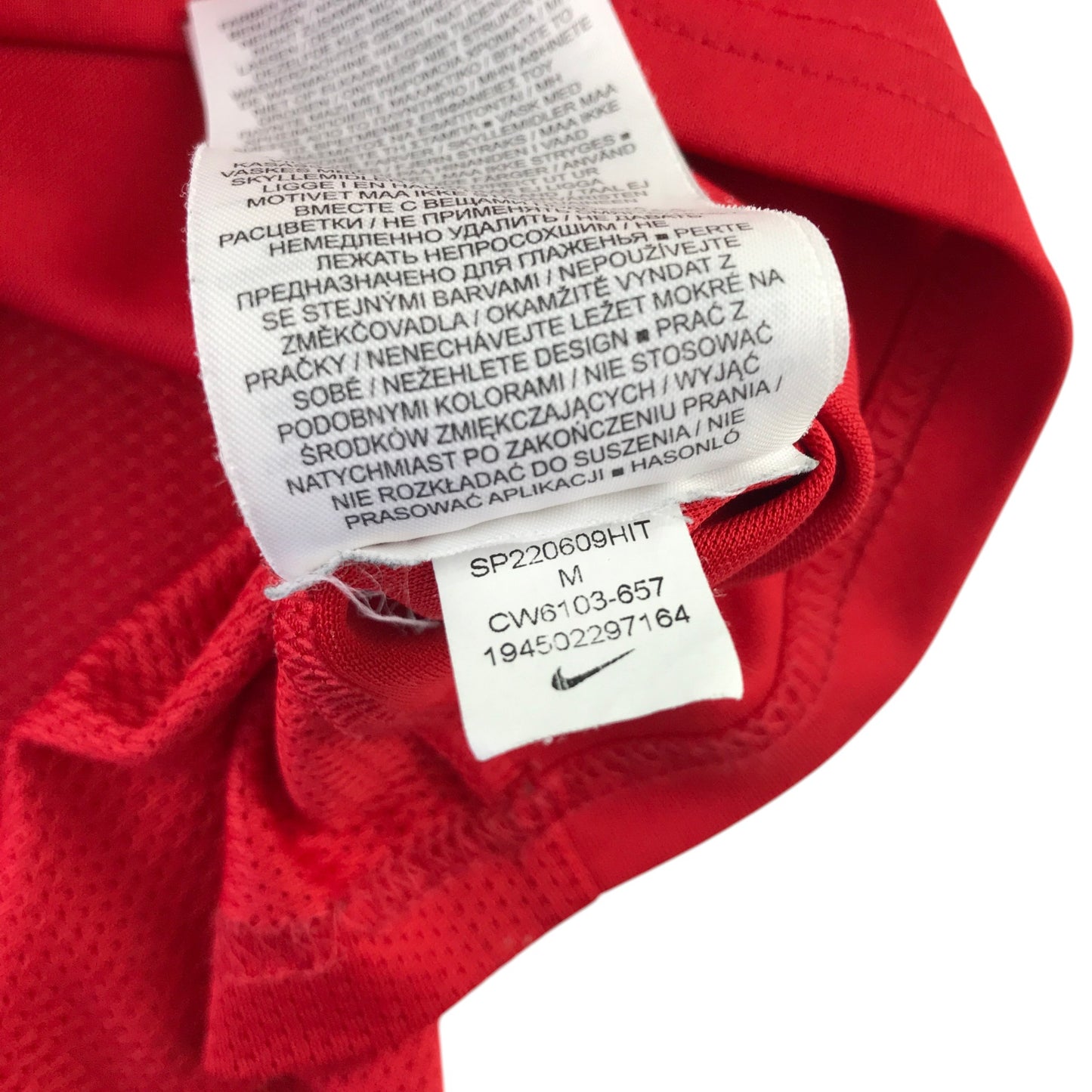 Nike size 9-11 years red Volenti Academy training t-shirt