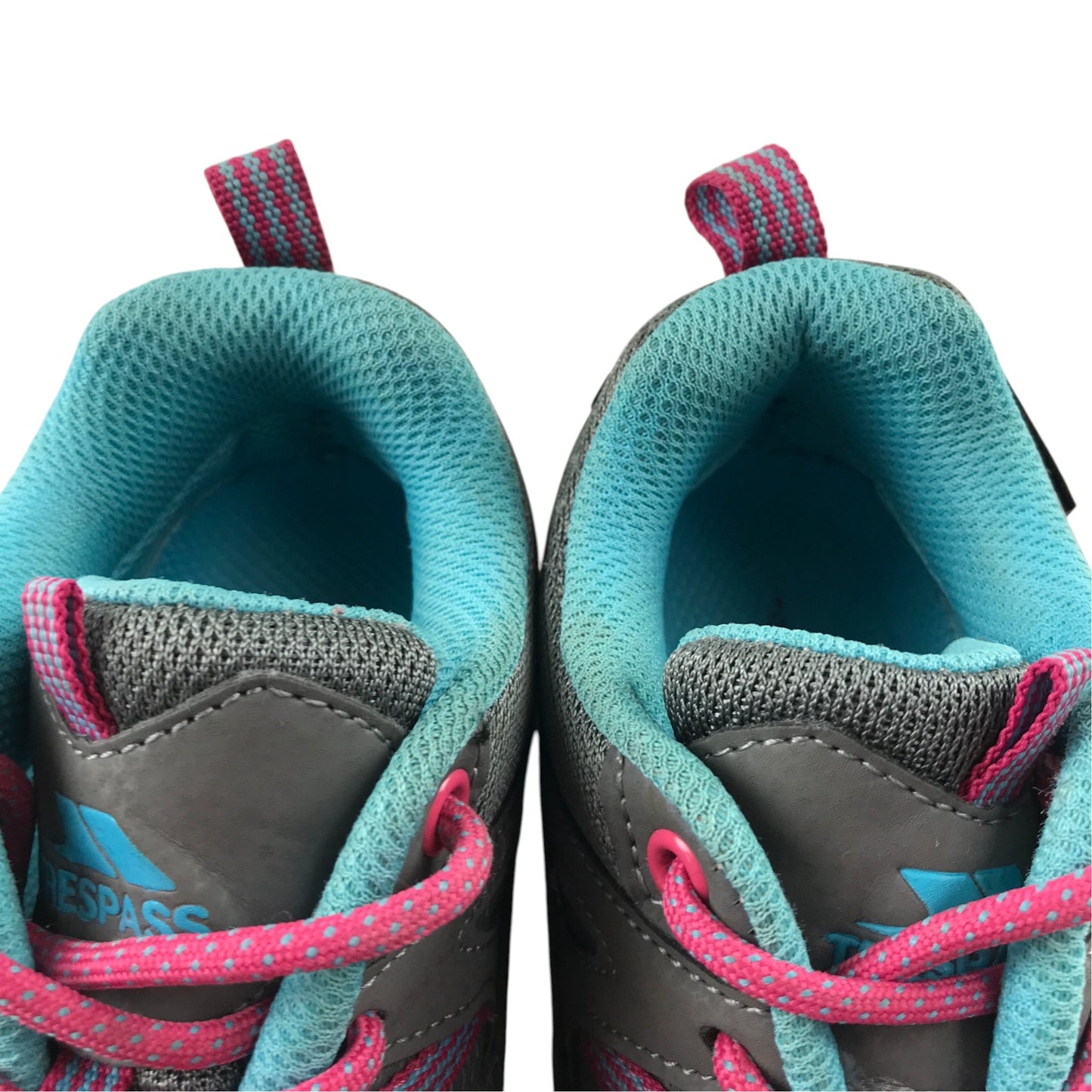 Trespass UK 12 jr grey walking shoes