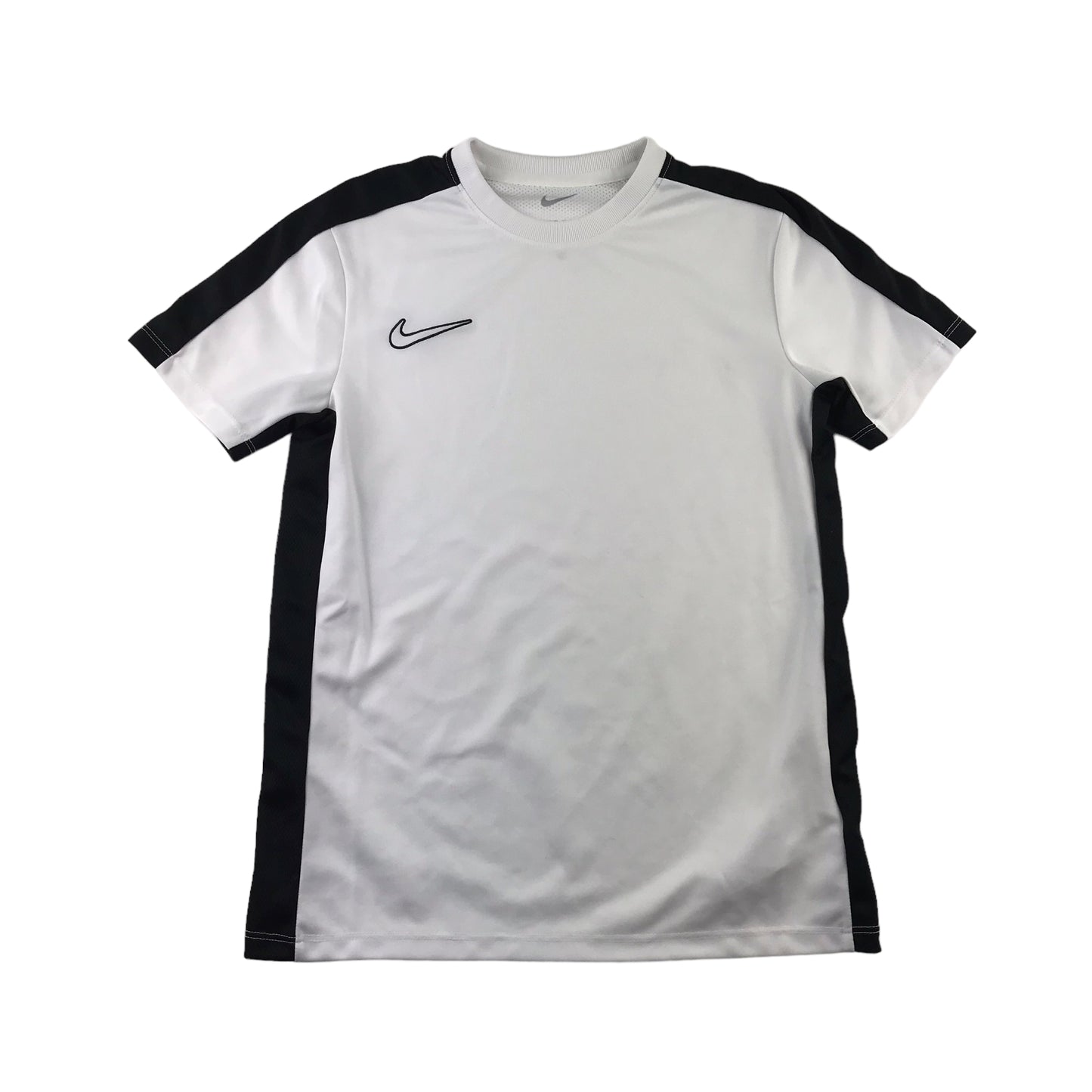 Nike sport top 9-11 years white and black panelled short sleeve sporty t-shirt