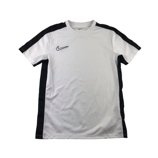 Nike sport top 9-11 years white and black panelled short sleeve sporty t-shirt